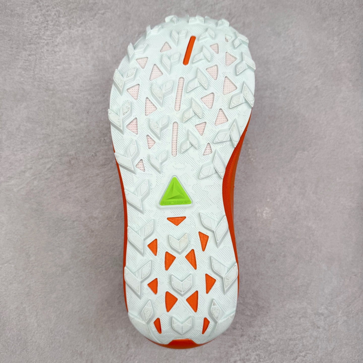 图片[9]-Asics GEL-TRABUCO 13 GTX 亚瑟士舒适百搭轻便透气减震低帮跑步鞋 ASICS（亚瑟士）是日本实业家鬼冢喜八郎创立的跑鞋运动品牌，名字想法源自著名的拉丁谚语“AnimaSana In Corpore Sano”，意为“健全的精神寓于强健的体魄”。正如其名字的含义，ASICS亚瑟士一直坚信保持身体的健康与活力是打造健康快乐的生活方式的最佳途径。亚瑟士的跑鞋、篮球鞋等系列集专业与美貌于一身，拥有极高的热度。2016年，ASICS在“2016年日本最佳全球品牌”排行榜名列第17名。尺码：36 37 37.5 38 39 39.5 40 40.5 41.5 42 42.5 43.5 44 45-选品中心