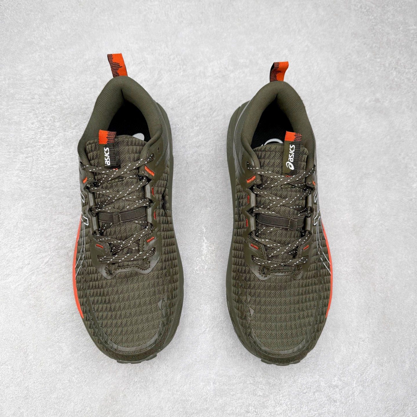 图片[2]-Asics GEL-TRABUCO 13 GTX 亚瑟士舒适百搭轻便透气减震低帮跑步鞋 ASICS（亚瑟士）是日本实业家鬼冢喜八郎创立的跑鞋运动品牌，名字想法源自著名的拉丁谚语“AnimaSana In Corpore Sano”，意为“健全的精神寓于强健的体魄”。正如其名字的含义，ASICS亚瑟士一直坚信保持身体的健康与活力是打造健康快乐的生活方式的最佳途径。亚瑟士的跑鞋、篮球鞋等系列集专业与美貌于一身，拥有极高的热度。2016年，ASICS在“2016年日本最佳全球品牌”排行榜名列第17名。尺码：36 37 37.5 38 39 39.5 40 40.5 41.5 42 42.5 43.5 44 45-选品中心