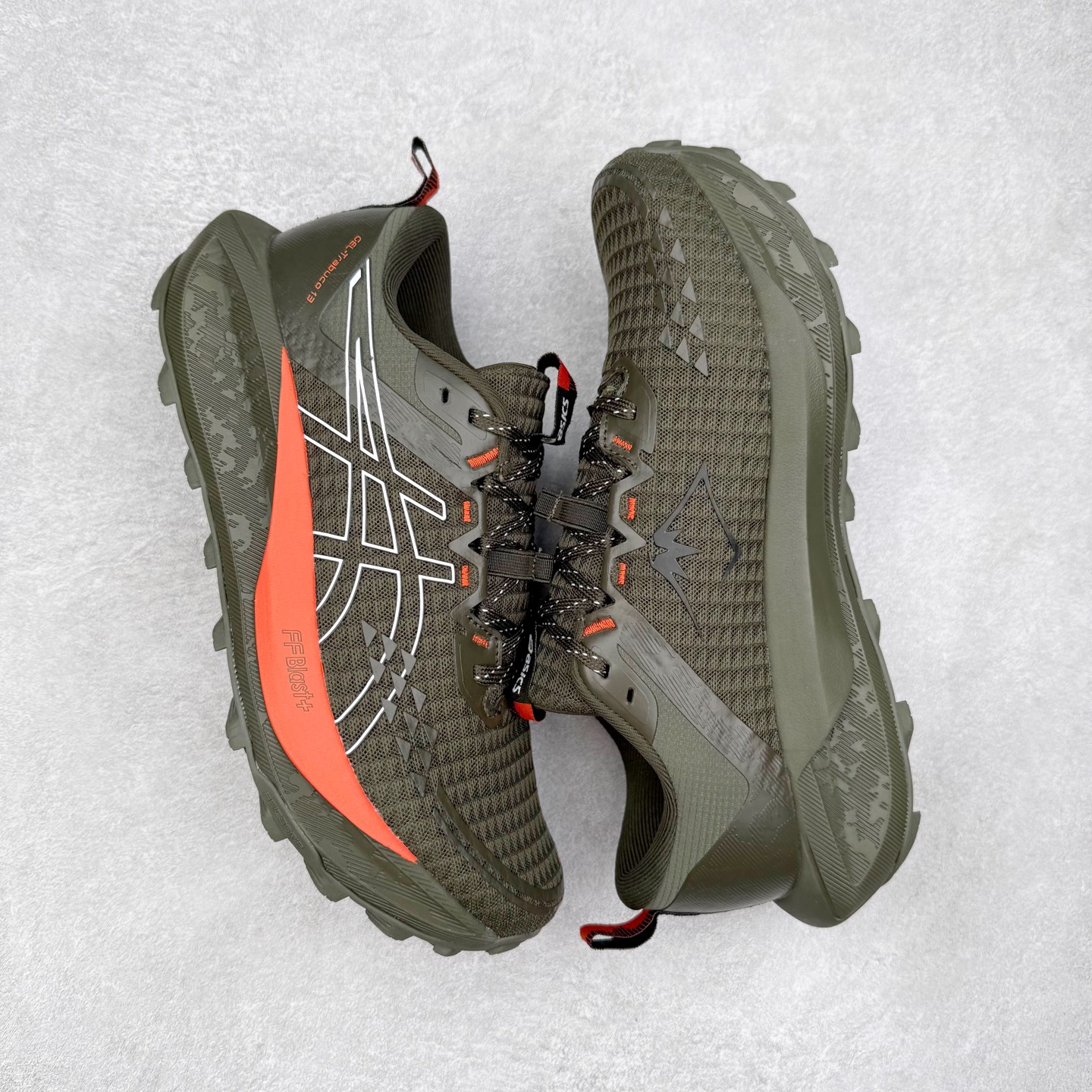 图片[3]-Asics GEL-TRABUCO 13 GTX 亚瑟士舒适百搭轻便透气减震低帮跑步鞋 ASICS（亚瑟士）是日本实业家鬼冢喜八郎创立的跑鞋运动品牌，名字想法源自著名的拉丁谚语“AnimaSana In Corpore Sano”，意为“健全的精神寓于强健的体魄”。正如其名字的含义，ASICS亚瑟士一直坚信保持身体的健康与活力是打造健康快乐的生活方式的最佳途径。亚瑟士的跑鞋、篮球鞋等系列集专业与美貌于一身，拥有极高的热度。2016年，ASICS在“2016年日本最佳全球品牌”排行榜名列第17名。尺码：36 37 37.5 38 39 39.5 40 40.5 41.5 42 42.5 43.5 44 45-选品中心