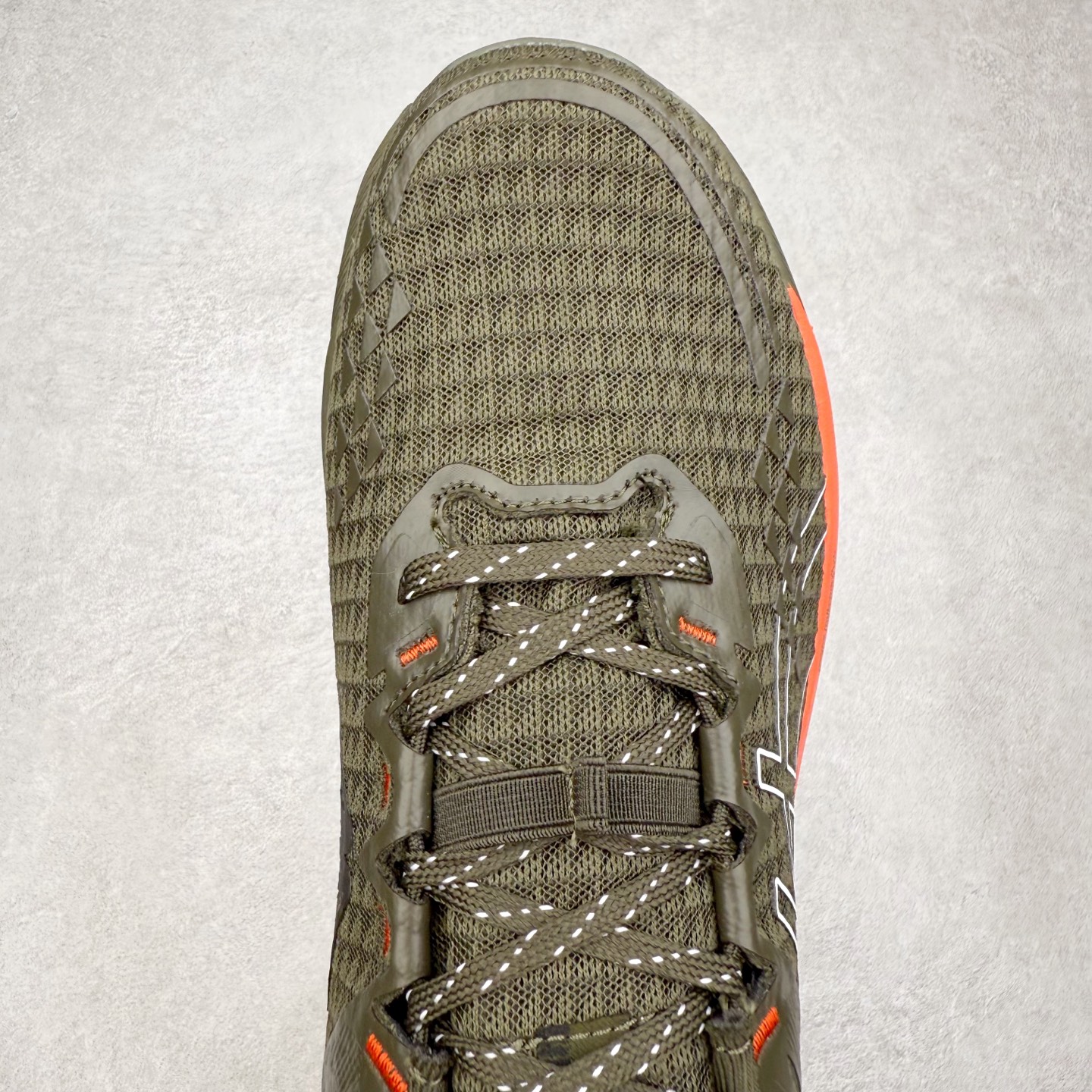 图片[4]-Asics GEL-TRABUCO 13 GTX 亚瑟士舒适百搭轻便透气减震低帮跑步鞋 ASICS（亚瑟士）是日本实业家鬼冢喜八郎创立的跑鞋运动品牌，名字想法源自著名的拉丁谚语“AnimaSana In Corpore Sano”，意为“健全的精神寓于强健的体魄”。正如其名字的含义，ASICS亚瑟士一直坚信保持身体的健康与活力是打造健康快乐的生活方式的最佳途径。亚瑟士的跑鞋、篮球鞋等系列集专业与美貌于一身，拥有极高的热度。2016年，ASICS在“2016年日本最佳全球品牌”排行榜名列第17名。尺码：36 37 37.5 38 39 39.5 40 40.5 41.5 42 42.5 43.5 44 45-选品中心