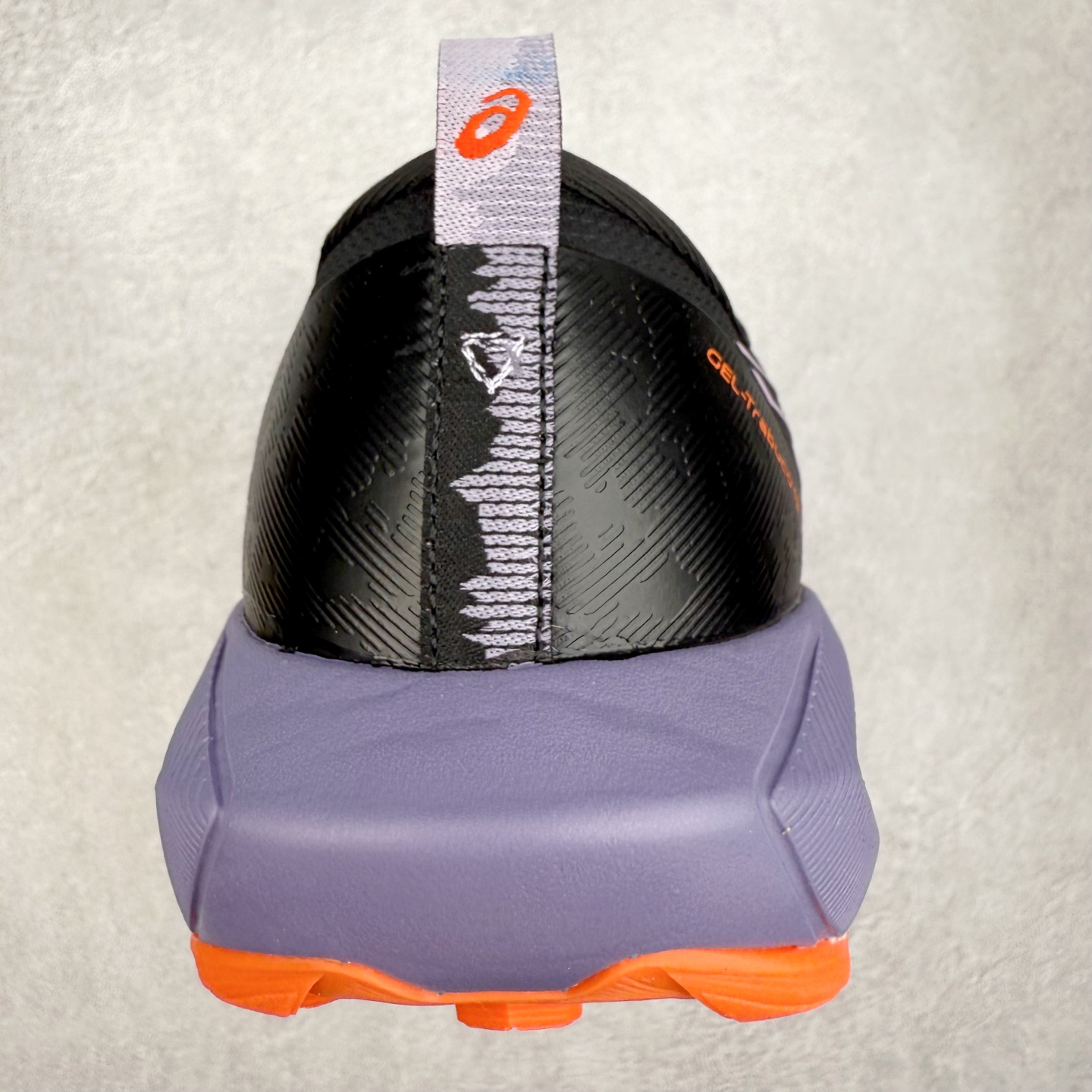 图片[8]-Asics GEL-TRABUCO 13 GTX 亚瑟士舒适百搭轻便透气减震低帮跑步鞋 ASICS（亚瑟士）是日本实业家鬼冢喜八郎创立的跑鞋运动品牌，名字想法源自著名的拉丁谚语“AnimaSana In Corpore Sano”，意为“健全的精神寓于强健的体魄”。正如其名字的含义，ASICS亚瑟士一直坚信保持身体的健康与活力是打造健康快乐的生活方式的最佳途径。亚瑟士的跑鞋、篮球鞋等系列集专业与美貌于一身，拥有极高的热度。2016年，ASICS在“2016年日本最佳全球品牌”排行榜名列第17名。尺码：36 37 37.5 38 39 39.5 40 40.5 41.5 42 42.5 43.5 44 45-选品中心