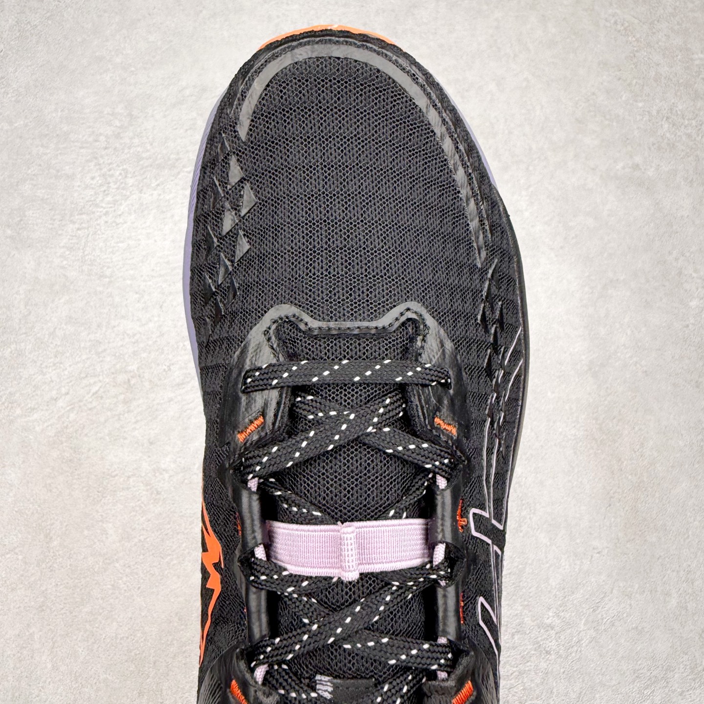 图片[4]-Asics GEL-TRABUCO 13 GTX 亚瑟士舒适百搭轻便透气减震低帮跑步鞋 ASICS（亚瑟士）是日本实业家鬼冢喜八郎创立的跑鞋运动品牌，名字想法源自著名的拉丁谚语“AnimaSana In Corpore Sano”，意为“健全的精神寓于强健的体魄”。正如其名字的含义，ASICS亚瑟士一直坚信保持身体的健康与活力是打造健康快乐的生活方式的最佳途径。亚瑟士的跑鞋、篮球鞋等系列集专业与美貌于一身，拥有极高的热度。2016年，ASICS在“2016年日本最佳全球品牌”排行榜名列第17名。尺码：36 37 37.5 38 39 39.5 40 40.5 41.5 42 42.5 43.5 44 45-选品中心