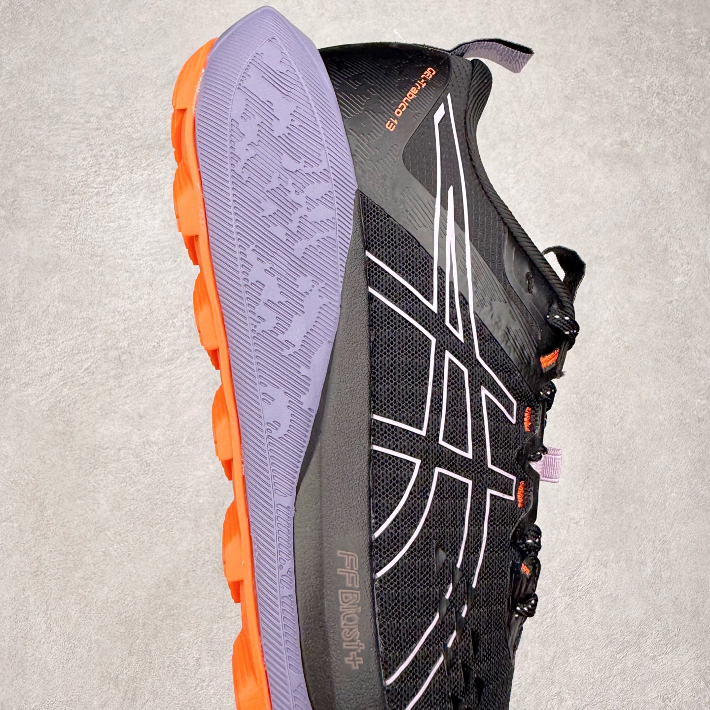 图片[6]-Asics GEL-TRABUCO 13 GTX 亚瑟士舒适百搭轻便透气减震低帮跑步鞋 ASICS（亚瑟士）是日本实业家鬼冢喜八郎创立的跑鞋运动品牌，名字想法源自著名的拉丁谚语“AnimaSana In Corpore Sano”，意为“健全的精神寓于强健的体魄”。正如其名字的含义，ASICS亚瑟士一直坚信保持身体的健康与活力是打造健康快乐的生活方式的最佳途径。亚瑟士的跑鞋、篮球鞋等系列集专业与美貌于一身，拥有极高的热度。2016年，ASICS在“2016年日本最佳全球品牌”排行榜名列第17名。尺码：36 37 37.5 38 39 39.5 40 40.5 41.5 42 42.5 43.5 44 45-选品中心