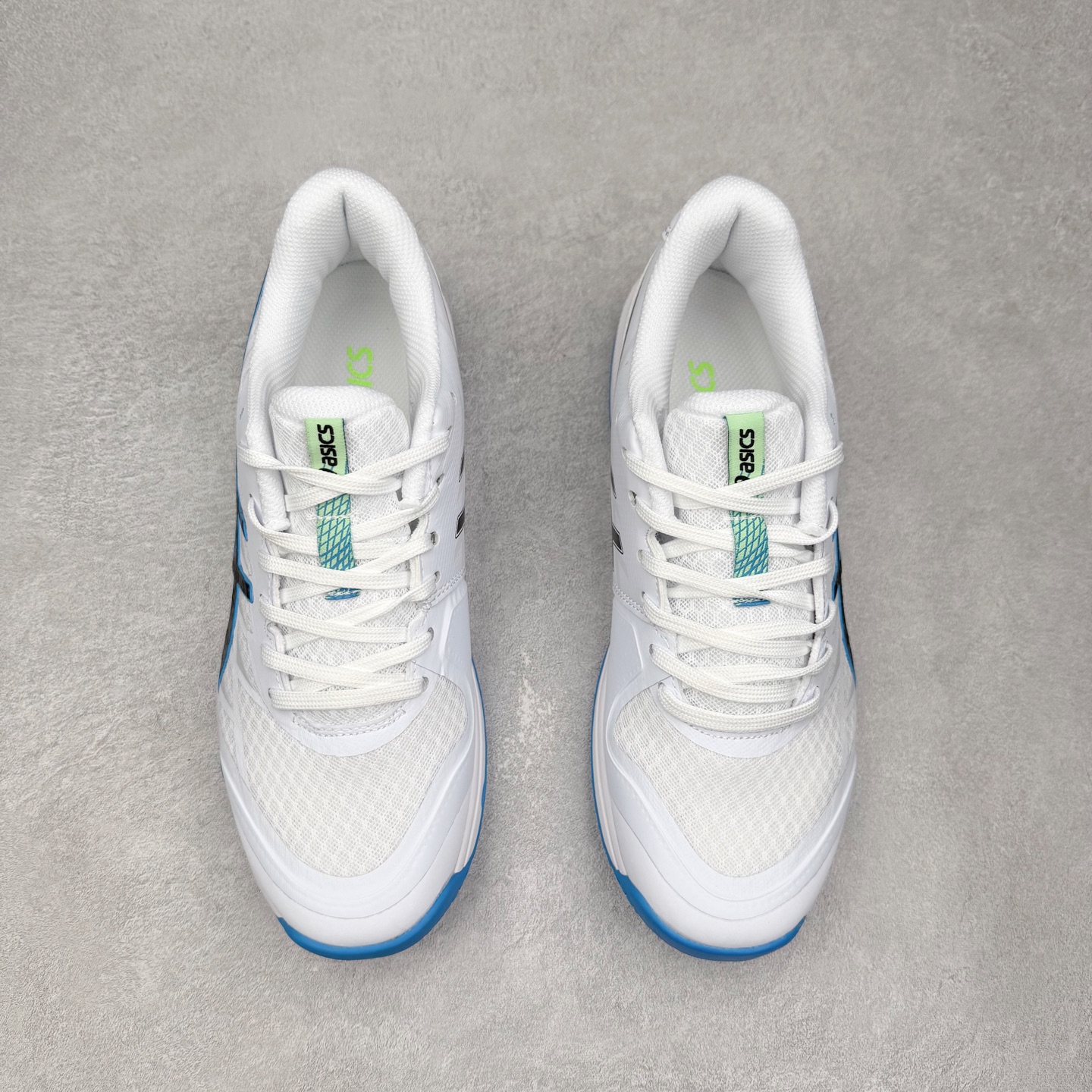 图片[2]-Asics Gel-Tactic 12 舒适时尚织物透气低帮跑步鞋 ASICS（亚瑟士）是日本实业家鬼冢喜八郎创立的跑鞋运动品牌，名字想法源自著名的拉丁谚语“AnimaSana In Corpore Sano”，意为“健全的精神寓于强健的体魄”。正如其名字的含义，ASICS亚瑟士一直坚信保持身体的健康与活力是打造健康快乐的生活方式的最佳途径。亚瑟士的跑鞋、篮球鞋等系列集专业与美貌于一身，拥有极高的热度。2016年，ASICS在“2016年日本最佳全球品牌”排行榜名列第17名。尺码：36 37 37.5 38 39 39.5 40 40.5 41.5 42 42.5 43.5 44 45-选品中心