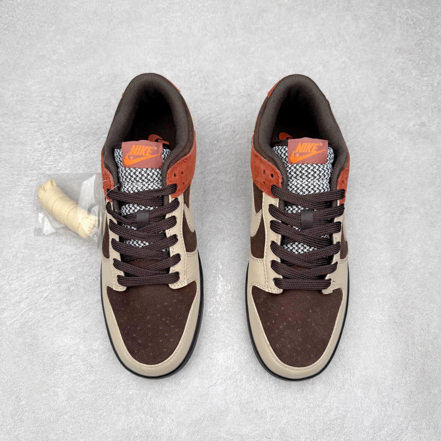 图片[2]-＃福利特价 NK SB Dunk Low 低帮系列滑板鞋 白菜价 万双库存轰炸 大厂出品 极力推荐 全套原楦原模倾力打造完美版型 独家原厂航空铝磨具打磨大底 鞋头坡度极致还原 原盒原配 尺码：36 36.5 37.5 38 38.5 39 40 40.5 41 42 42.5 43 44 44.5 45 46 47.5-选品中心