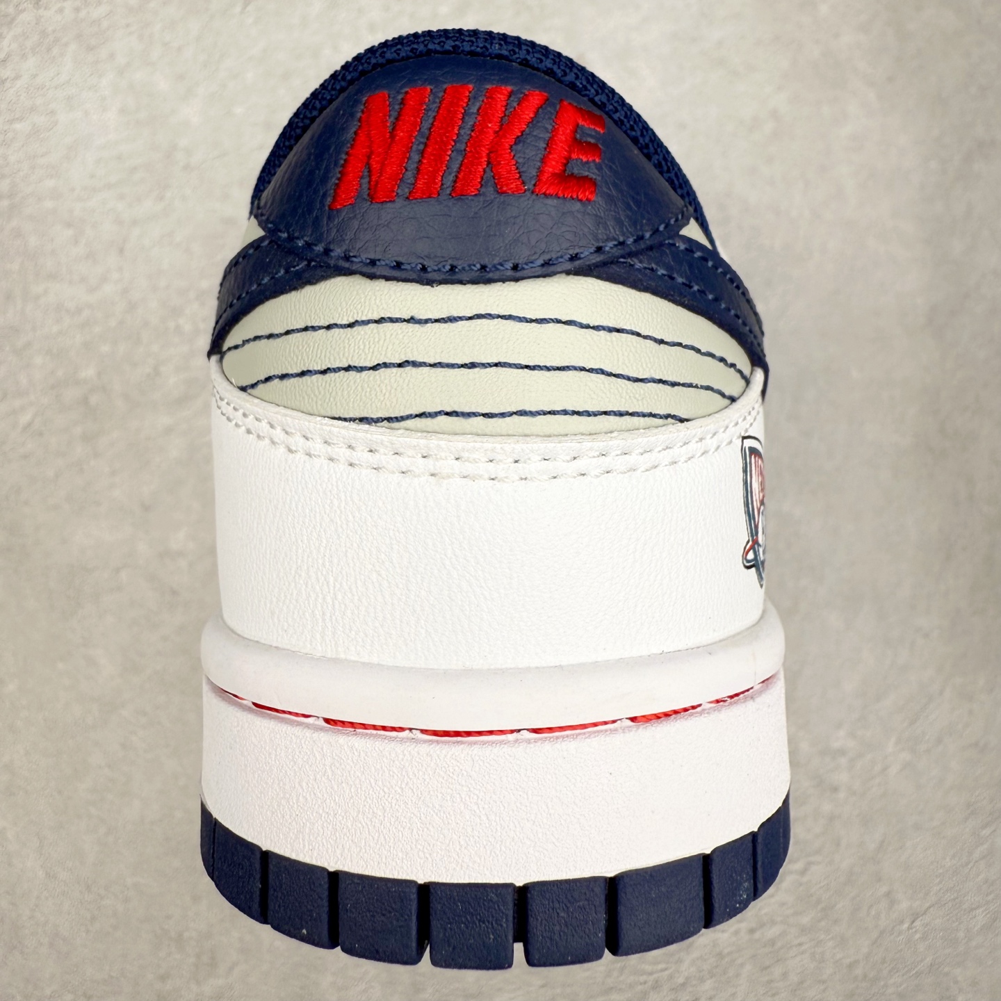 图片[8]-＃福利特价 NK SB Dunk Low 低帮系列滑板鞋 白菜价 万双库存轰炸 大厂出品 极力推荐 全套原楦原模倾力打造完美版型 独家原厂航空铝磨具打磨大底 鞋头坡度极致还原 原盒原配 尺码：36 36.5 37.5 38 38.5 39 40 40.5 41 42 42.5 43 44 44.5 45 46 47.5-选品中心