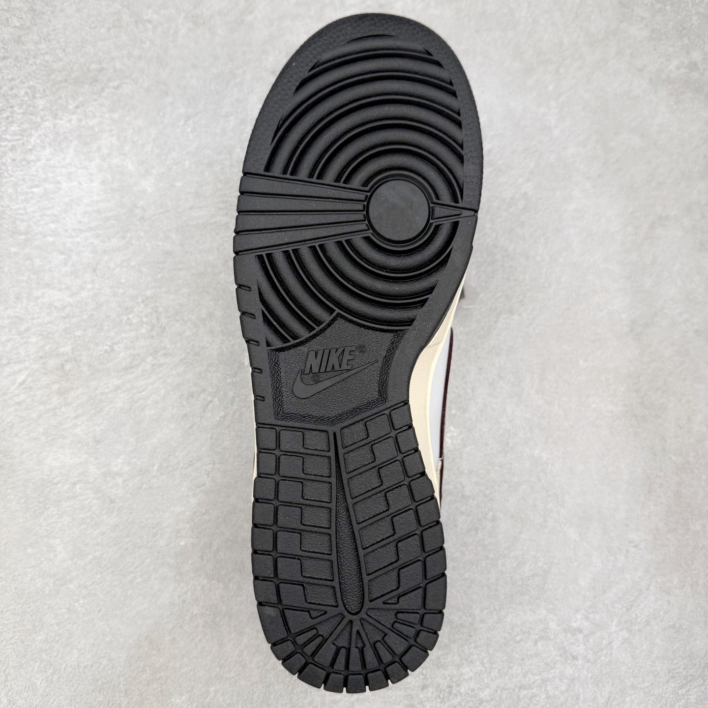 图片[9]-＃福利特价 NK SB Dunk Low 低帮系列滑板鞋 白菜价 万双库存轰炸 大厂出品 极力推荐 全套原楦原模倾力打造完美版型 独家原厂航空铝磨具打磨大底 鞋头坡度极致还原 原盒原配 尺码：36 36.5 37.5 38 38.5 39 40 40.5 41 42 42.5 43 44 44.5 45 46 47.5-选品中心