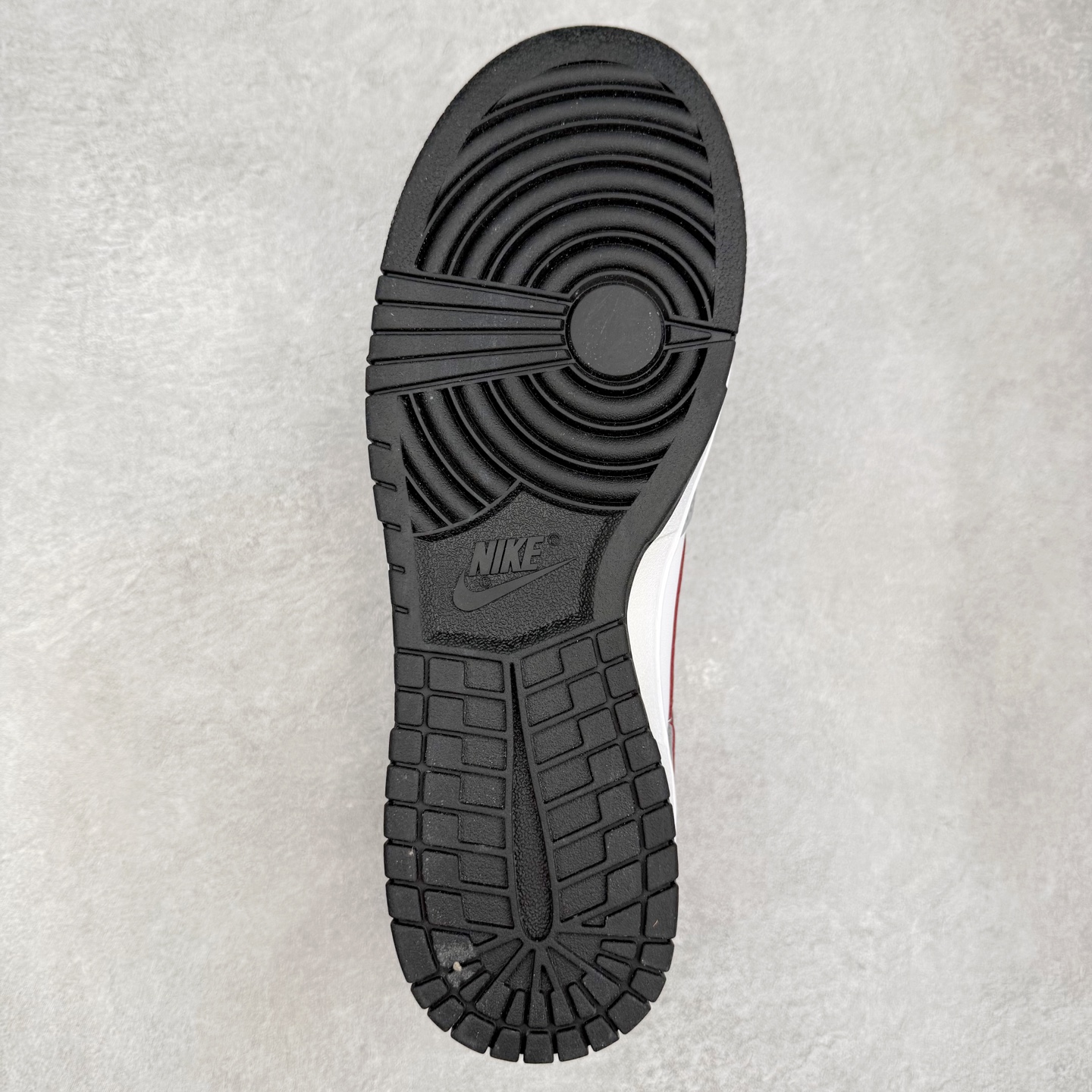 图片[9]-＃福利特价 NK SB Dunk Low 低帮系列滑板鞋 白菜价 万双库存轰炸 大厂出品 极力推荐 全套原楦原模倾力打造完美版型 独家原厂航空铝磨具打磨大底 鞋头坡度极致还原 原盒原配 尺码：36 36.5 37.5 38 38.5 39 40 40.5 41 42 42.5 43 44 44.5 45 46 47.5-选品中心