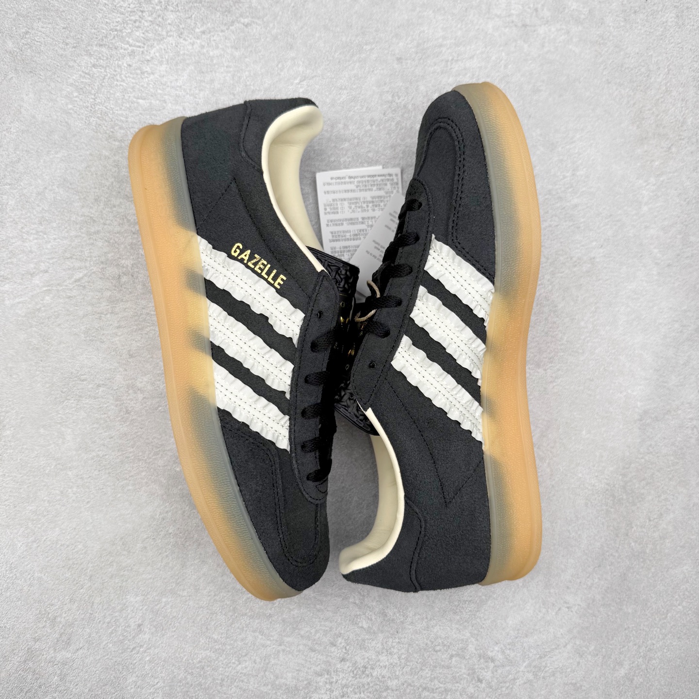 图片[3]-AD Gazelle Indoor Trainers 羚羊内训系列低帮复古百搭休闲运动德训风板鞋 JS1412 90年代经典的复刻版！自60年代以足球训练鞋面世以来,Gazelle就以其经典设计席卷全球。1991年版本的复刻,再造经典Gazelle。采用皮革打造,搭配浊色细节,让这款经典更加简约。尺码：36 36⅔ 37⅓ 38 38⅔ 39⅓ 40 40⅔ 41⅓ 42 42⅔ 43⅓ 44⅓ 44⅔ 45-选品中心