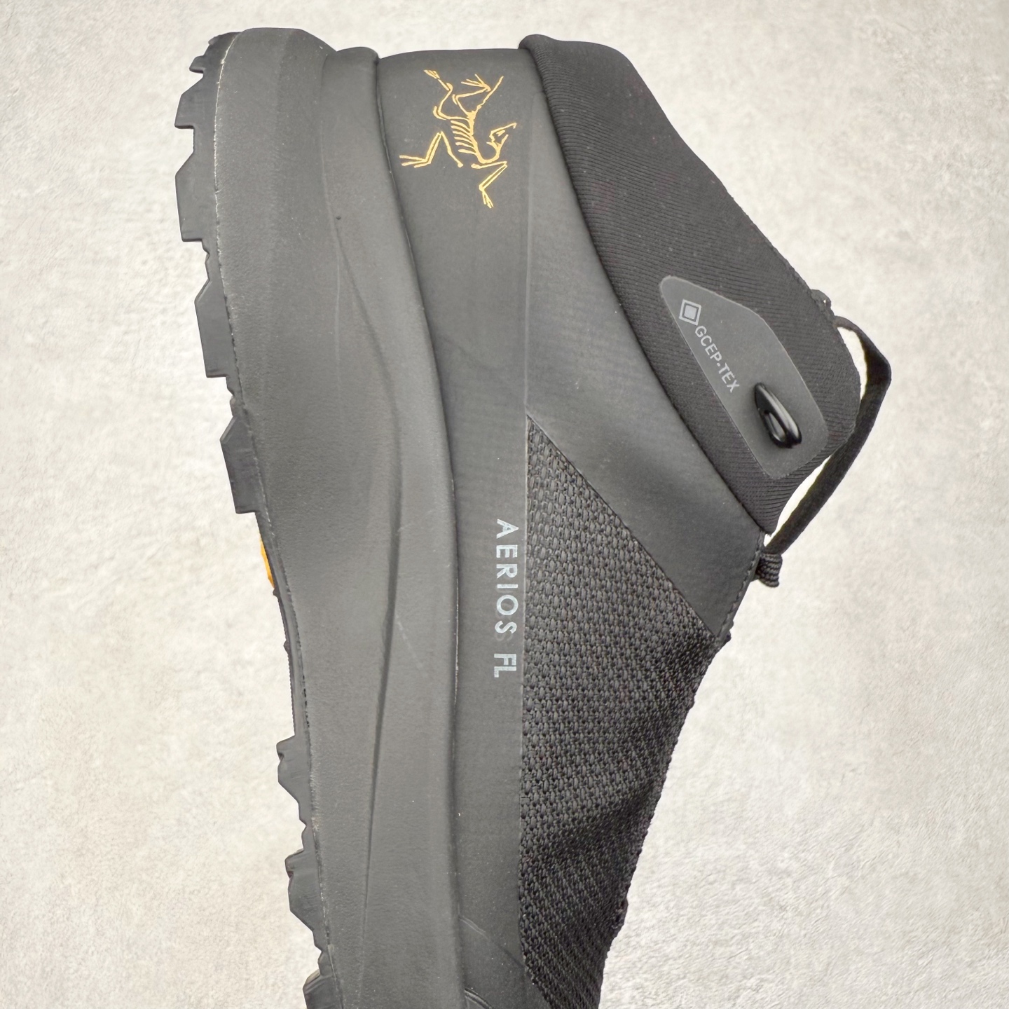 图片[6]-＃HP Arcteryx Aerios FL 2 Mid Gtx 始祖鸟涤纶TPU 覆盖防水耐磨防水透气包裹性支撑中帮徒步鞋 Arcteryx中文名始祖鸟 加拿大户外服饰品牌 1989年创立于加拿大温哥华 始祖鸟来自加拿大海岸山脉 植根高山的专业户外品牌 始终秉承对精湛设计和工艺孜孜以求的准则 从1989年创立至今 Arcteryx始终不断在产品设计与做工上不惜工本 以满足始祖鸟的标准 品质、设计以及精简的理念造就了其良好的性能 并能满足严苛环境下的使用需求 尺码：36 37 38 39 40 41 42 43 44-选品中心