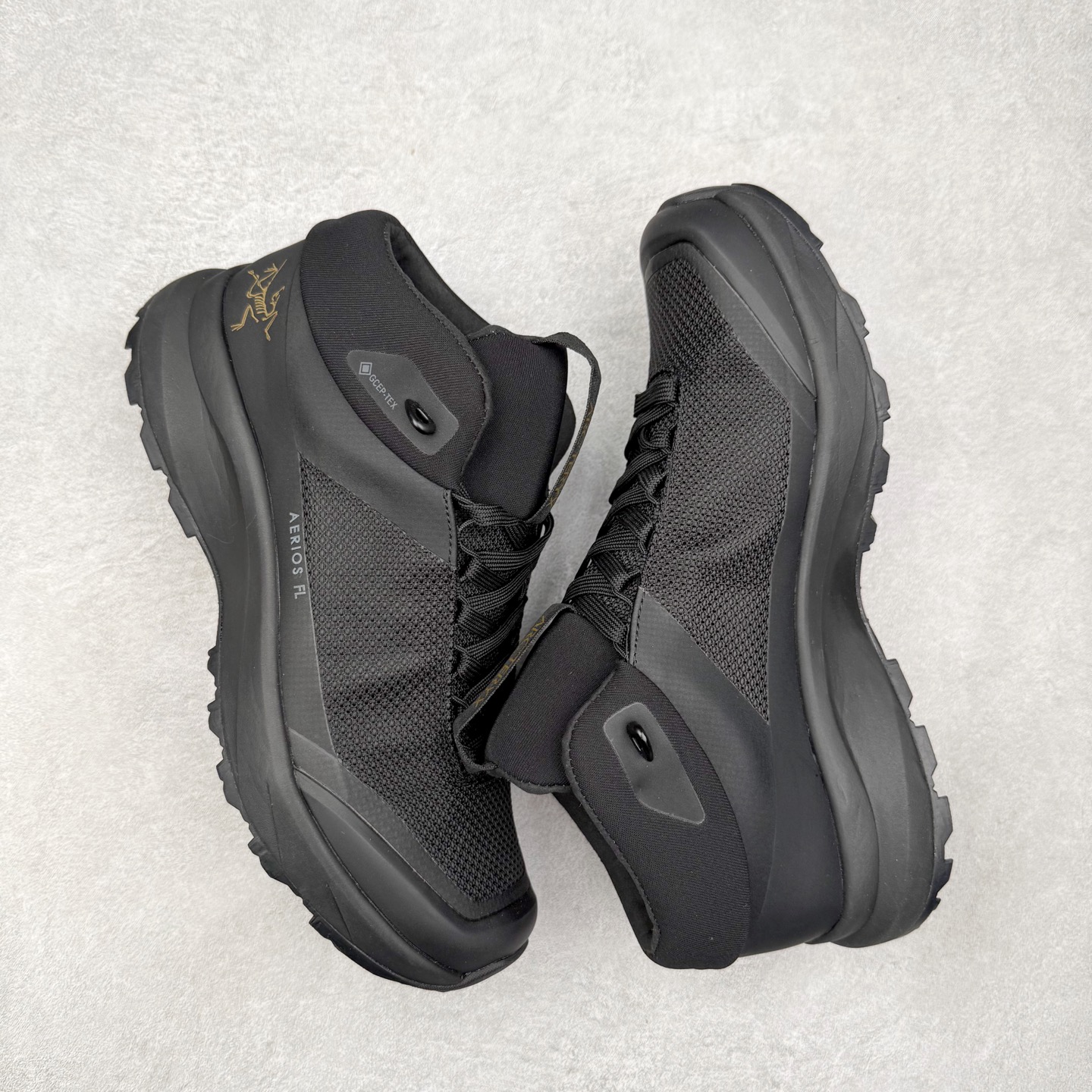 图片[3]-＃HP Arcteryx Aerios FL 2 Mid Gtx 始祖鸟涤纶TPU 覆盖防水耐磨防水透气包裹性支撑中帮徒步鞋 Arcteryx中文名始祖鸟 加拿大户外服饰品牌 1989年创立于加拿大温哥华 始祖鸟来自加拿大海岸山脉 植根高山的专业户外品牌 始终秉承对精湛设计和工艺孜孜以求的准则 从1989年创立至今 Arcteryx始终不断在产品设计与做工上不惜工本 以满足始祖鸟的标准 品质、设计以及精简的理念造就了其良好的性能 并能满足严苛环境下的使用需求 尺码：36 37 38 39 40 41 42 43 44-选品中心