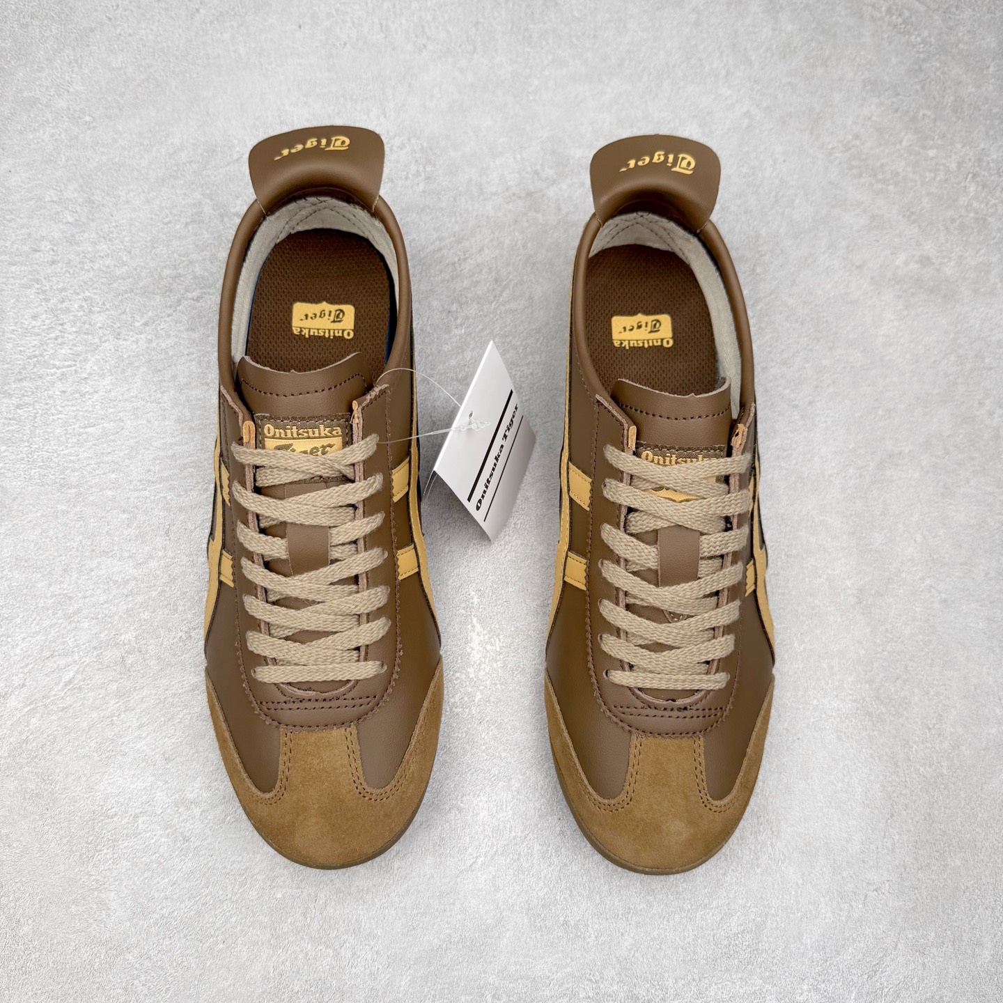 图片[2]-＃C版 Asics Onitsuka Tiger MEXICO 66 亚瑟士鬼冢虎复古经典板鞋 市场王者选手 海外订单工厂出品 长期生产补货永不断码 超成熟稳定的做工品控 原装全套纸板楦头开发 原汁原味 完美呈现版型 私模正确鞋底咬花纹路 一比一鞋头弧度高度鞋身弧度 绝不口嗨 细节品控鞋型随意秒杀市面 原档咬花纹路私模大底 一个单元有六个三角形 总体形拼接呈现花瓣状 官方四联吊牌 原装Ortholite轻量化鞋垫 原盒原配 质保卡 说明书 钢印防尘纸 纸板中底带钢印 乳胶组合鞋垫 支持全方位的对比专柜 产品从款式颜色造型上体现出追求舒适和细节的完美 鞋类更是推崇手工制作的严谨与完美 融舒适性与可穿性的设计风格 注重细节的完美和别致魅力 既保持稳重 又不失轻松的时尚感 尺码：36 37 37.5 38 39 39.5 40 40.5 41.5 42 42.5 43.5 44 45-选品中心