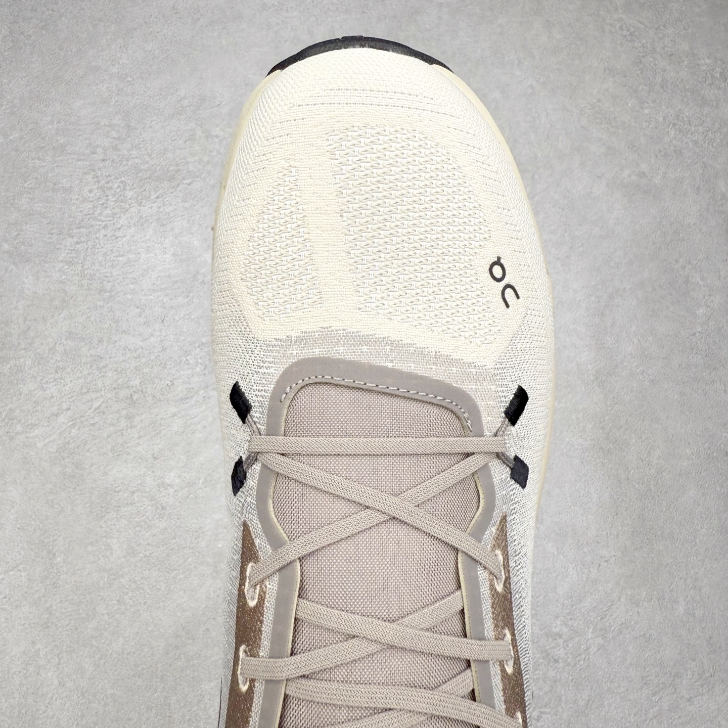 图片[4]-On昂跑 Cloudtilt 圆头系带减震耐磨低帮生活休闲鞋 此运动品牌 开创于2010年 缓震着陆、强效回弹、轻柔质感的设计构思始终是ON研制关键 与此同时基于“为全球提供革新性的跑步感受”信念 陆续推出了多款跑鞋及其以专业运动人体跑步工程学为设计关键的功能性跑步服饰设备 让跑者不费力气地畅快畅跑 尺码：36 36.5 37.5 38 38.5 39 40 40.5 41 42 42.5 43 44 44.5 45-选品中心