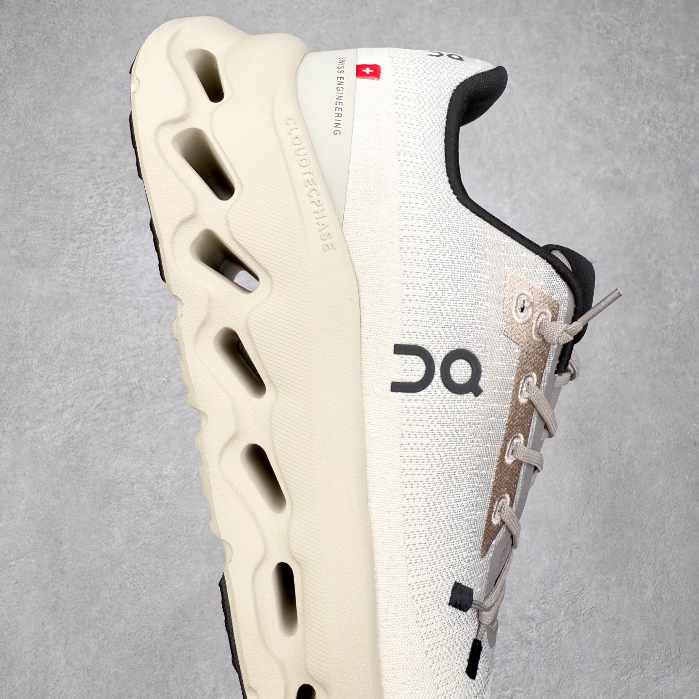 图片[6]-On昂跑 Cloudtilt 圆头系带减震耐磨低帮生活休闲鞋 此运动品牌 开创于2010年 缓震着陆、强效回弹、轻柔质感的设计构思始终是ON研制关键 与此同时基于“为全球提供革新性的跑步感受”信念 陆续推出了多款跑鞋及其以专业运动人体跑步工程学为设计关键的功能性跑步服饰设备 让跑者不费力气地畅快畅跑 尺码：36 36.5 37.5 38 38.5 39 40 40.5 41 42 42.5 43 44 44.5 45-选品中心