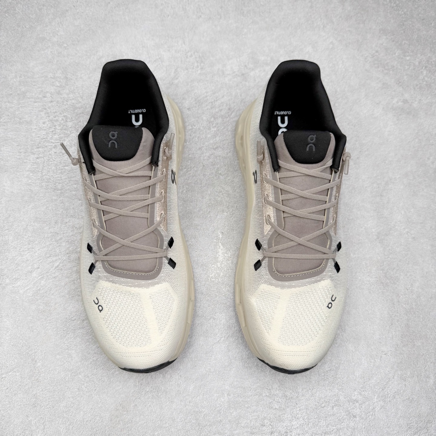 图片[2]-On昂跑 Cloudtilt 圆头系带减震耐磨低帮生活休闲鞋 此运动品牌 开创于2010年 缓震着陆、强效回弹、轻柔质感的设计构思始终是ON研制关键 与此同时基于“为全球提供革新性的跑步感受”信念 陆续推出了多款跑鞋及其以专业运动人体跑步工程学为设计关键的功能性跑步服饰设备 让跑者不费力气地畅快畅跑 尺码：36 36.5 37.5 38 38.5 39 40 40.5 41 42 42.5 43 44 44.5 45-选品中心