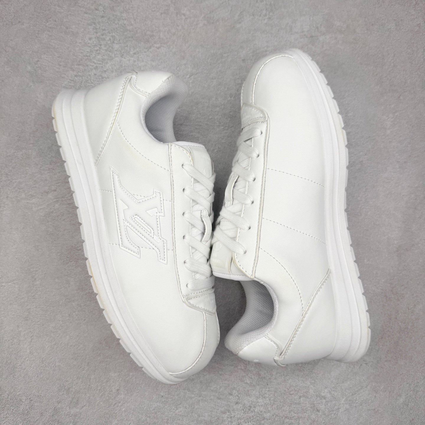 图片[3]-LOUIS VUITTON x Nigo Lv 联名款 FW25 Buttersoft 牛皮革羊皮革 图案压纹 圆头系带 低帮 生活休闲鞋 尺码：35 36 37 38 39 40 41 42 43 44 45-选品中心