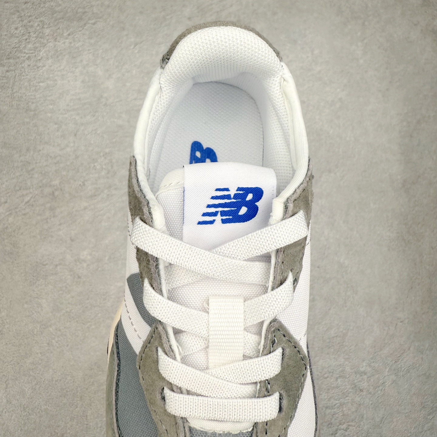 图片[5]-New Balance NB327 童鞋系列 ▪️正确皮料质感细节完美还原 ▪️原织唛 原标 业内顶级配套 ▪️历时两个月匠心打造 独立私人底模 ▪️原厂数据开发亲子款一脚蹬 ▪️MD底软度多次调教 ▪️最大限度还原zp 透气性极佳 ▪️原材otholite鞋垫 厚度密度市场顶级水平 ▪️成人鞋的开发态度与标准 ▪️打破市面童鞋无好货的行业格局 ▪️只为呵护每一双宝宝的脚 尺码：26=155mm 27.5=161mm 28=168mm 28.5=175mm 30=181mm 31=188mm 32.5=195mm 33.5=201mm 34.5=208mm 35=215mm （手工测量误差±1mm）-选品中心