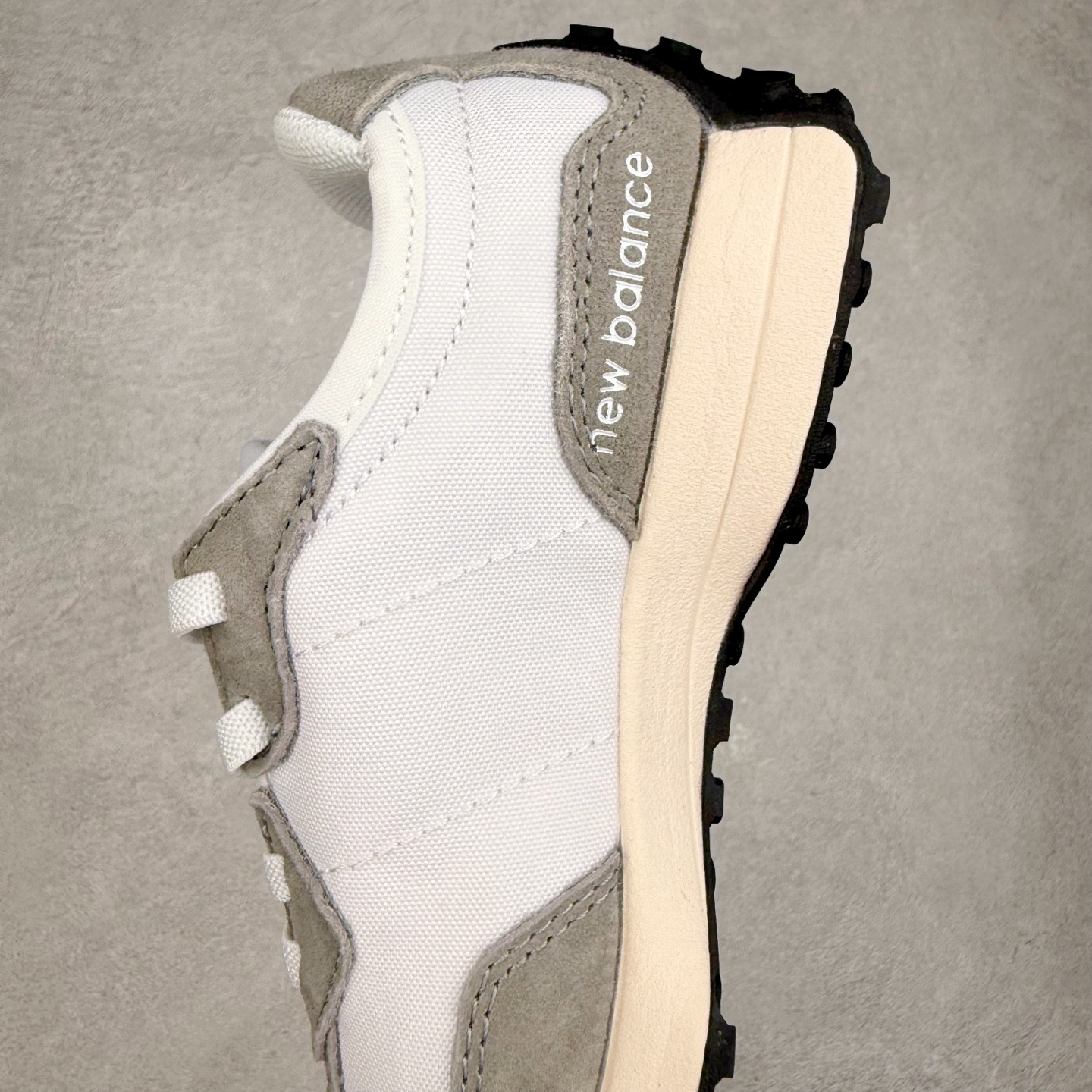 图片[7]-New Balance NB327 童鞋系列 ▪️正确皮料质感细节完美还原 ▪️原织唛 原标 业内顶级配套 ▪️历时两个月匠心打造 独立私人底模 ▪️原厂数据开发亲子款一脚蹬 ▪️MD底软度多次调教 ▪️最大限度还原zp 透气性极佳 ▪️原材otholite鞋垫 厚度密度市场顶级水平 ▪️成人鞋的开发态度与标准 ▪️打破市面童鞋无好货的行业格局 ▪️只为呵护每一双宝宝的脚 尺码：26=155mm 27.5=161mm 28=168mm 28.5=175mm 30=181mm 31=188mm 32.5=195mm 33.5=201mm 34.5=208mm 35=215mm （手工测量误差±1mm）-选品中心