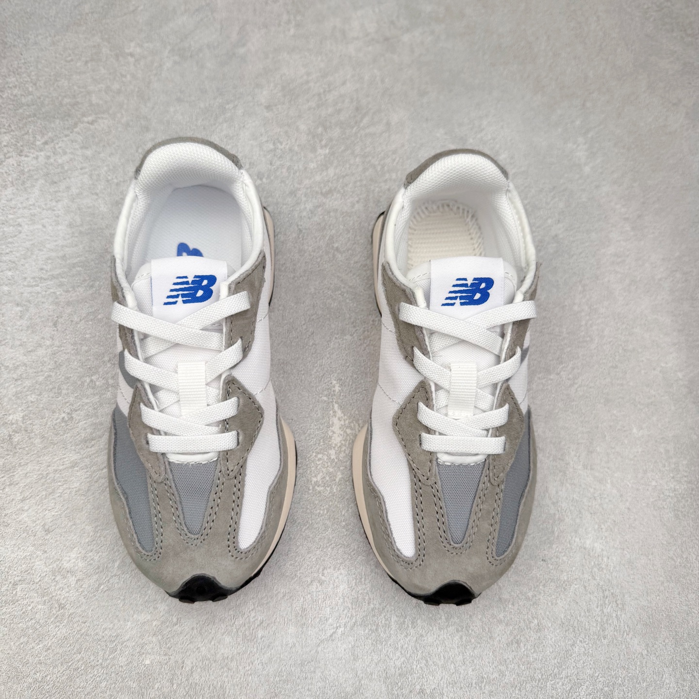 图片[2]-New Balance NB327 童鞋系列 ▪️正确皮料质感细节完美还原 ▪️原织唛 原标 业内顶级配套 ▪️历时两个月匠心打造 独立私人底模 ▪️原厂数据开发亲子款一脚蹬 ▪️MD底软度多次调教 ▪️最大限度还原zp 透气性极佳 ▪️原材otholite鞋垫 厚度密度市场顶级水平 ▪️成人鞋的开发态度与标准 ▪️打破市面童鞋无好货的行业格局 ▪️只为呵护每一双宝宝的脚 尺码：26=155mm 27.5=161mm 28=168mm 28.5=175mm 30=181mm 31=188mm 32.5=195mm 33.5=201mm 34.5=208mm 35=215mm （手工测量误差±1mm）-选品中心