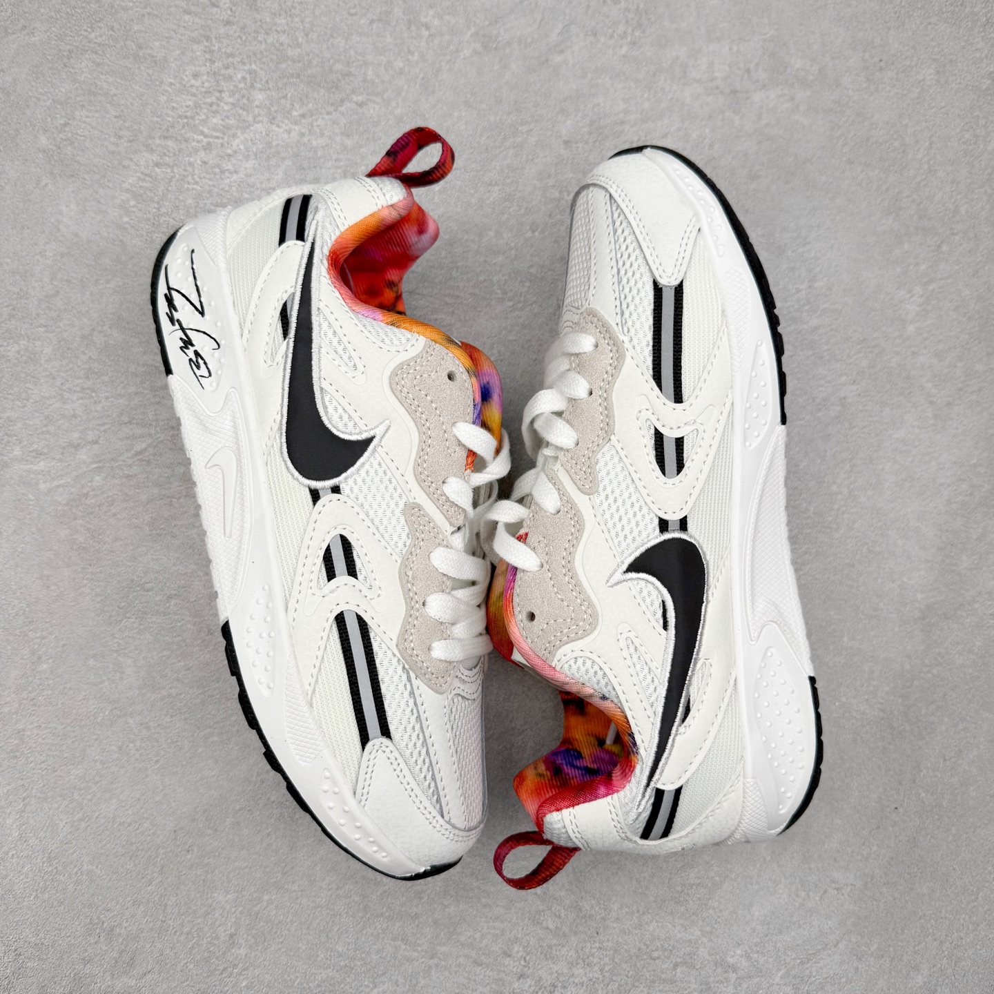 图片[3]-＃奥莱订单福利 NIKE JAM 系列舒适时尚防滑耐磨低帮生活休闲鞋 独家渠道 市面未流通批次 奥莱直播间499 599一样的东西 碾压市面现存所有版本 公司一样的东西 超值回馈 帮你省钱 采用鞋面合成皮革与网眼布设计 以便于运动员在霹雳舞运动中的保护和耐穿 中底设计细节采用翻转SWOOSH设计 使得倒立动作时更显帅气 鞋子中的整体结构下降 有助于提供更好的缓震效果 设计语言来与NIKE 2000年跑跑鞋中汲取的材料组合以及设计语言 鞋子在线条处大量采用反光效果 尺码：36 36.5 37.5 38 38.5 39 40 40.5 41 42 42.5 43 44 44.5 45-选品中心