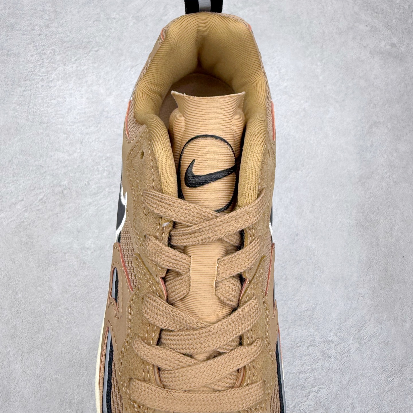 图片[5]-＃奥莱订单福利 NIKE JAM 系列舒适时尚防滑耐磨低帮生活休闲鞋 独家渠道 市面未流通批次 奥莱直播间499 599一样的东西 碾压市面现存所有版本 公司一样的东西 超值回馈 帮你省钱 采用鞋面合成皮革与网眼布设计 以便于运动员在霹雳舞运动中的保护和耐穿 中底设计细节采用翻转SWOOSH设计 使得倒立动作时更显帅气 鞋子中的整体结构下降 有助于提供更好的缓震效果 设计语言来与NIKE 2000年跑跑鞋中汲取的材料组合以及设计语言 鞋子在线条处大量采用反光效果 尺码：36 36.5 37.5 38 38.5 39 40 40.5 41 42 42.5 43 44 44.5 45-选品中心