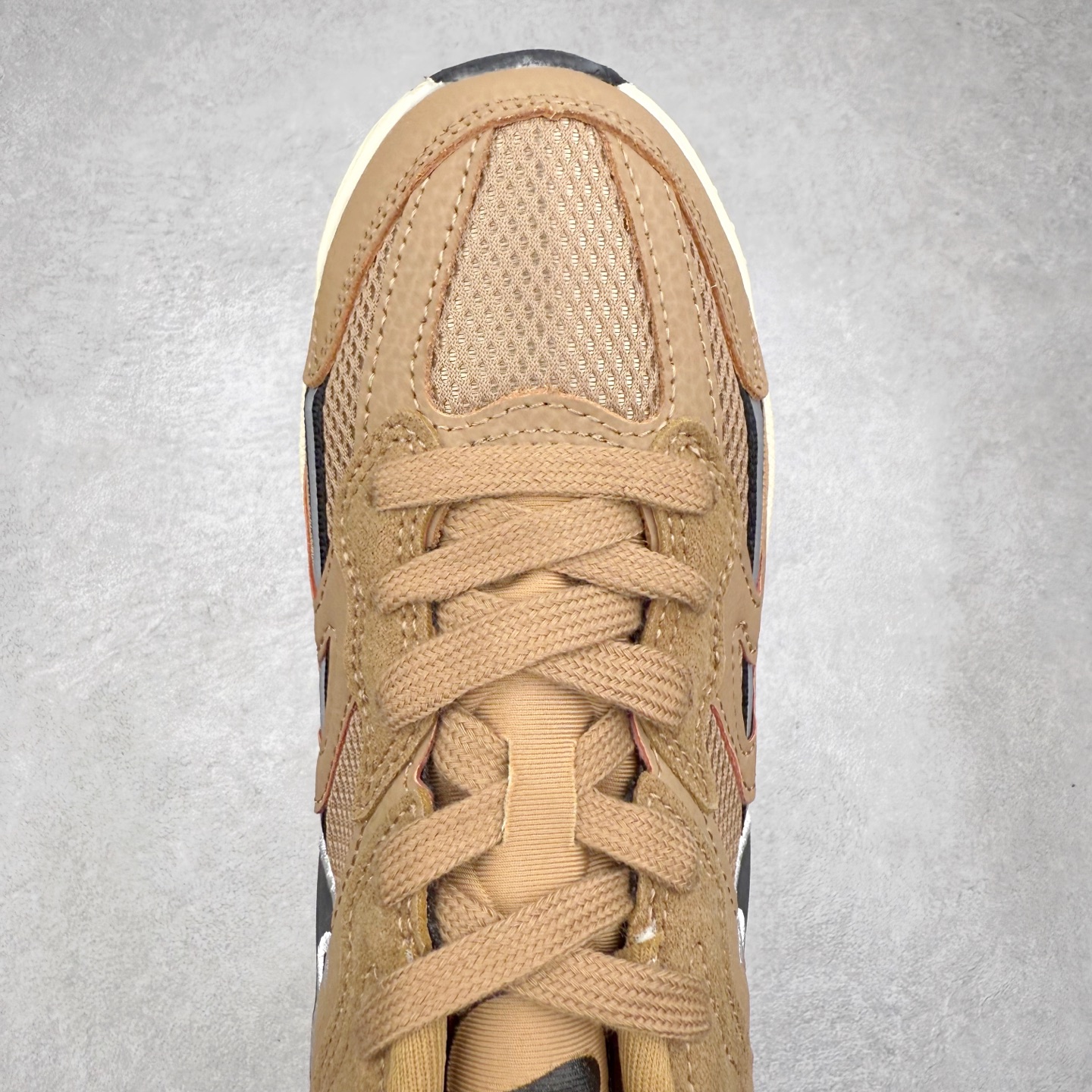 图片[4]-＃奥莱订单福利 NIKE JAM 系列舒适时尚防滑耐磨低帮生活休闲鞋 独家渠道 市面未流通批次 奥莱直播间499 599一样的东西 碾压市面现存所有版本 公司一样的东西 超值回馈 帮你省钱 采用鞋面合成皮革与网眼布设计 以便于运动员在霹雳舞运动中的保护和耐穿 中底设计细节采用翻转SWOOSH设计 使得倒立动作时更显帅气 鞋子中的整体结构下降 有助于提供更好的缓震效果 设计语言来与NIKE 2000年跑跑鞋中汲取的材料组合以及设计语言 鞋子在线条处大量采用反光效果 尺码：36 36.5 37.5 38 38.5 39 40 40.5 41 42 42.5 43 44 44.5 45-选品中心