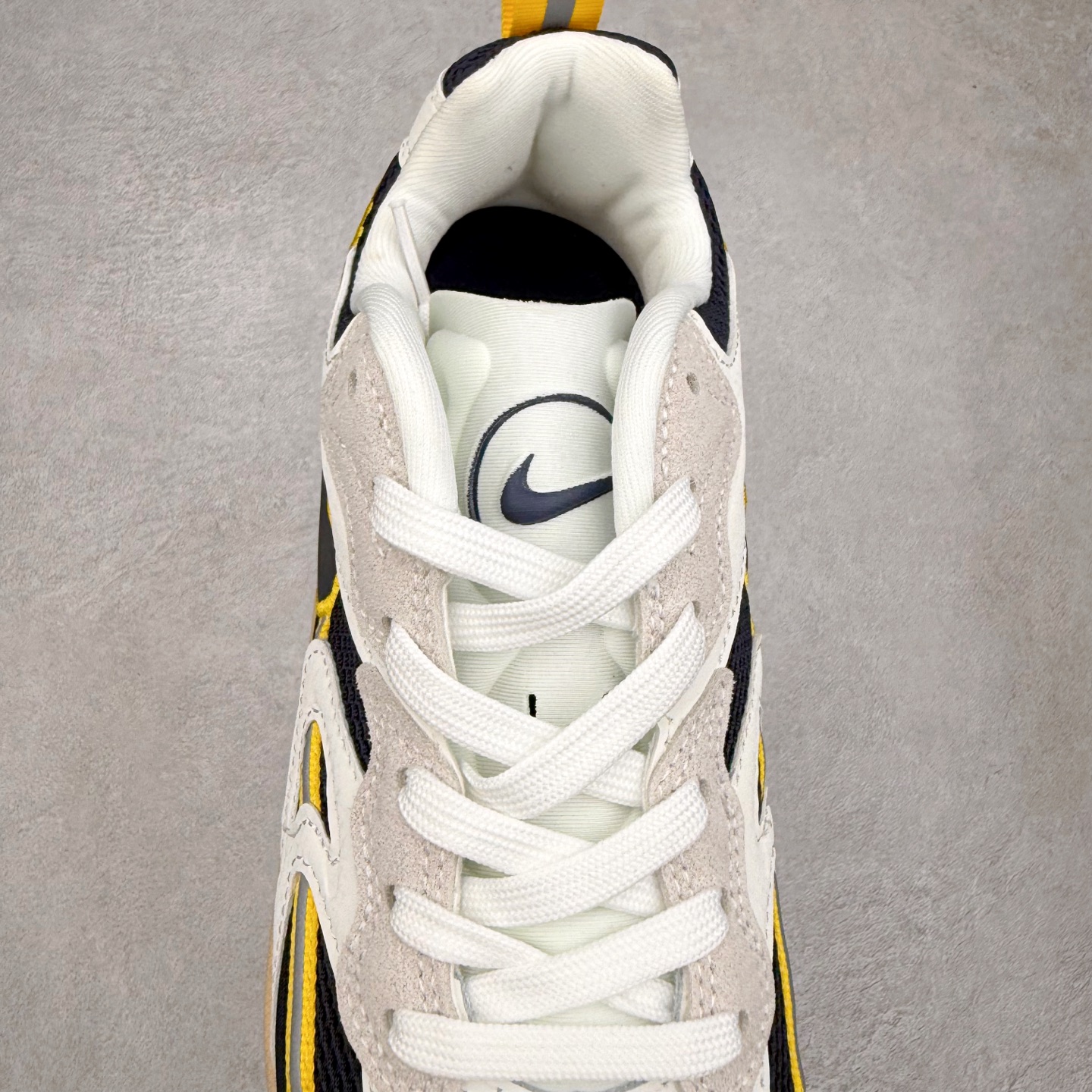 图片[5]-＃奥莱订单福利 NIKE JAM 系列舒适时尚防滑耐磨低帮生活休闲鞋 独家渠道 市面未流通批次 奥莱直播间499 599一样的东西 碾压市面现存所有版本 公司一样的东西 超值回馈 帮你省钱 采用鞋面合成皮革与网眼布设计 以便于运动员在霹雳舞运动中的保护和耐穿 中底设计细节采用翻转SWOOSH设计 使得倒立动作时更显帅气 鞋子中的整体结构下降 有助于提供更好的缓震效果 设计语言来与NIKE 2000年跑跑鞋中汲取的材料组合以及设计语言 鞋子在线条处大量采用反光效果 尺码：36 36.5 37.5 38 38.5 39 40 40.5 41 42 42.5 43 44 44.5 45-选品中心