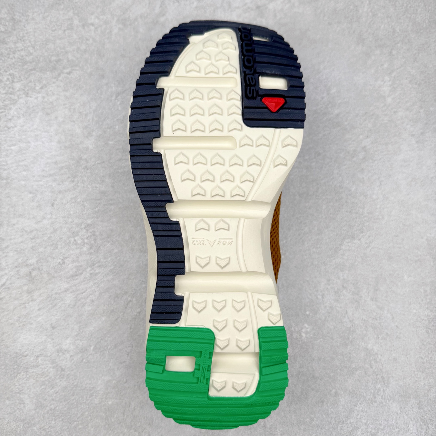 图片[9]-＃HP SALOMON萨洛蒙 RX Slide 3.0 CANVAS 舒适柔软 防滑包头拖鞋 男女同款 SALOMON诞生于1947年的法国阿尔卑斯山区，全球知名的户外运动品牌。一直致力于推动滑雪、越野跑等山地运动的发展及产品的进步。其产品设计致力于追求创新和发掘产品的性能极限，帮助喜欢自由的人在山地间不断挑战自我。实拍调校N版已经零色差零失真 百分百还原实物色彩所见即所得 不存在货不对板色差等低级问题 选购参考实物拍摄 不混卖不参货 只用心做好货严格选品 承诺混一赔十 尺码：36 36.5 37.5 38 38.5 39 40 40.5 41 42 42.5 43 44 44.5 45-选品中心