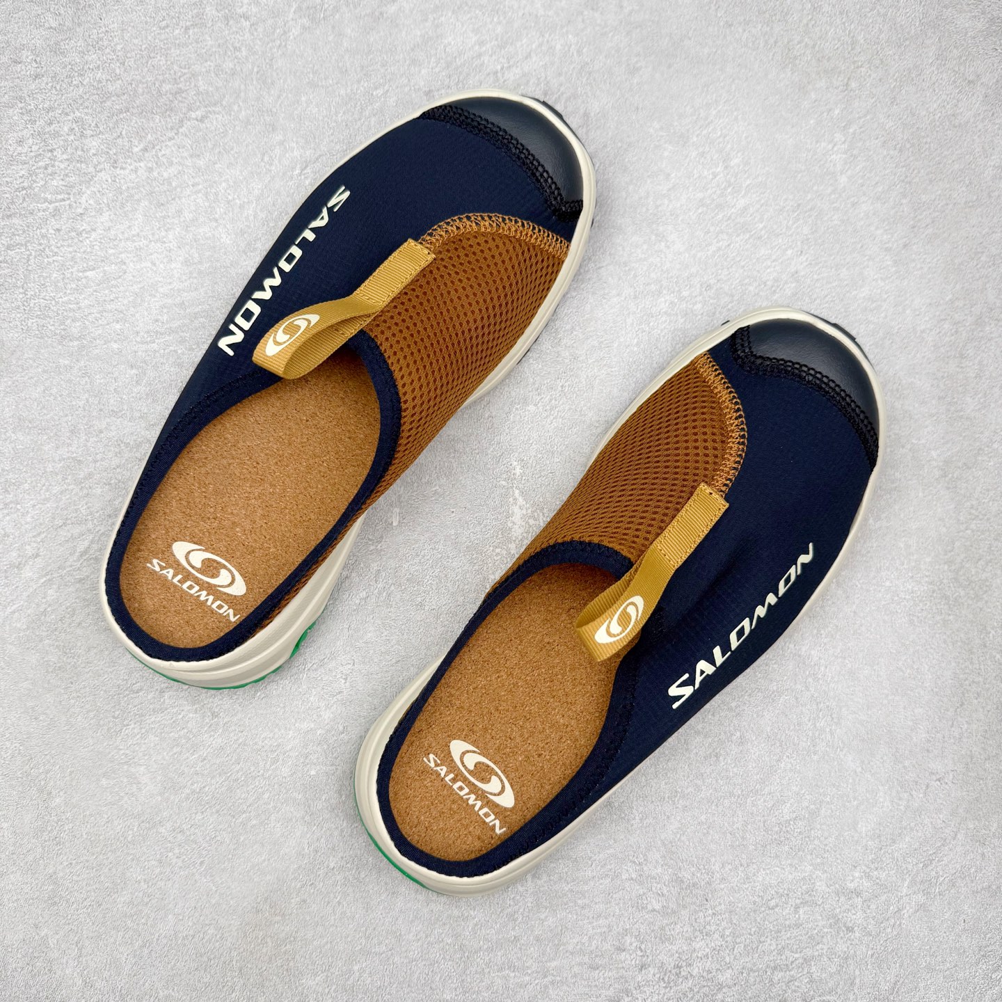 图片[3]-＃HP SALOMON萨洛蒙 RX Slide 3.0 CANVAS 舒适柔软 防滑包头拖鞋 男女同款 SALOMON诞生于1947年的法国阿尔卑斯山区，全球知名的户外运动品牌。一直致力于推动滑雪、越野跑等山地运动的发展及产品的进步。其产品设计致力于追求创新和发掘产品的性能极限，帮助喜欢自由的人在山地间不断挑战自我。实拍调校N版已经零色差零失真 百分百还原实物色彩所见即所得 不存在货不对板色差等低级问题 选购参考实物拍摄 不混卖不参货 只用心做好货严格选品 承诺混一赔十 尺码：36 36.5 37.5 38 38.5 39 40 40.5 41 42 42.5 43 44 44.5 45-选品中心