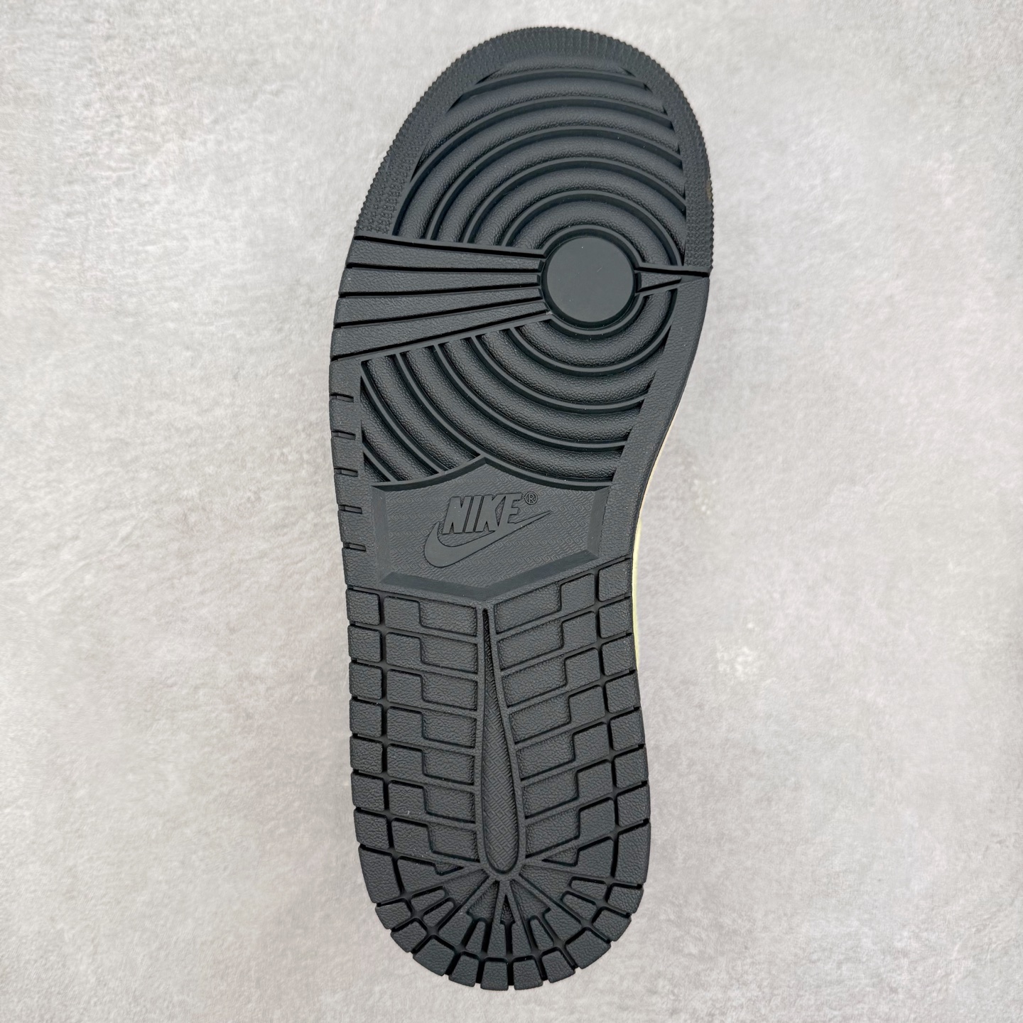 图片[9]-＃DT纯原 Air Jordan AJ1 Low 低帮 HQ3009-003 终端优势供应 市面中低帮最具代表性版本没有之一 口碑大厂出品 品控大底版型不断改良更新 全套原纸板楦头开发 确保原汁原味 完美呈现版型 完美零毛边处理 原厂内置全掌气垫 价格定位良心 平台专用代工流水线出品 一眼公司既视感 拿到手的一瞬间就与众不同 碾压市面所有版本 全部原鞋开发 每一个配色都会采购原鞋确认细节 打破市面看图做货无好货之说 尺码：35.5 36 36.5 37.5 38 38.5 39 40 40.5 41 42 42.5 43 44 44.5 45 46-选品中心