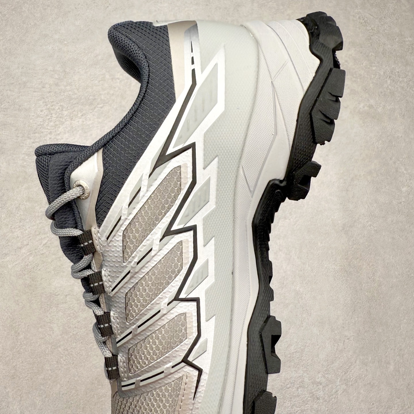 图片[7]-＃HP KAILAS 凯乐石远征5代 FLT 舒适简约经典登山 防滑耐磨防水低帮徒步鞋 KAILAS凯乐石品牌是全球三大全系攀登品牌之一，于2003年创立于中国广州，致力于为有攀登梦想的户外运动员及爱好者，研发制造功能性专业装备，满足他们在极限环境下安全舒适的需求，凯乐石专注于科技面料的开发及专业功能设计，产品线覆盖登山、攀岩、徒步、越野跑山、露营、旅行等多项户外运动，通过运动员的测试反馈，不断进化迭代，产品荣获国内外大奖71座，发明专利21个，更突破性的自主研发攀登器械，打造出中国的攀登硬实力。实拍调校N版已经零色差零失真 百分百还原实物色彩所见即所得 不存在货不对板色差等低级问题 选购参考实物拍摄 不混卖不参货 只用心做好货严格选品 承诺混一赔十 尺码：36 36.5 37.5 38 38.5 39 40 40.5 41 42 42.5 43 44 44.5 45-选品中心