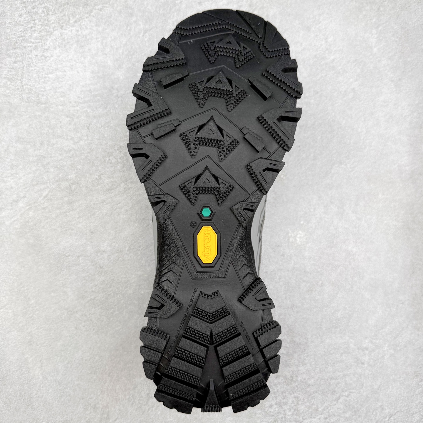 图片[9]-＃HP KAILAS 凯乐石远征5代 FLT 舒适简约经典登山 防滑耐磨防水低帮徒步鞋 KAILAS凯乐石品牌是全球三大全系攀登品牌之一，于2003年创立于中国广州，致力于为有攀登梦想的户外运动员及爱好者，研发制造功能性专业装备，满足他们在极限环境下安全舒适的需求，凯乐石专注于科技面料的开发及专业功能设计，产品线覆盖登山、攀岩、徒步、越野跑山、露营、旅行等多项户外运动，通过运动员的测试反馈，不断进化迭代，产品荣获国内外大奖71座，发明专利21个，更突破性的自主研发攀登器械，打造出中国的攀登硬实力。实拍调校N版已经零色差零失真 百分百还原实物色彩所见即所得 不存在货不对板色差等低级问题 选购参考实物拍摄 不混卖不参货 只用心做好货严格选品 承诺混一赔十 尺码：36 36.5 37.5 38 38.5 39 40 40.5 41 42 42.5 43 44 44.5 45-选品中心