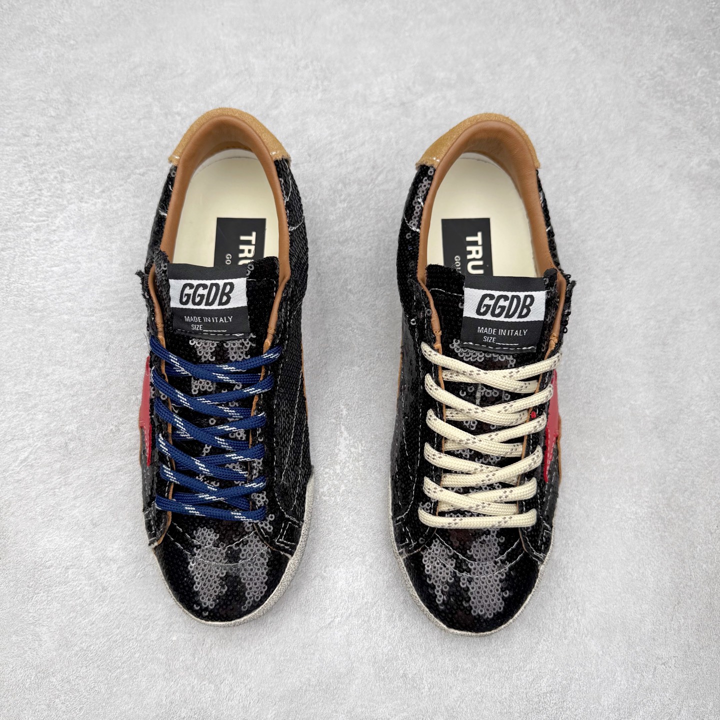 图片[2]-Golden Goose True Star 25s最新款 易烊千玺 萱美 王一博 朱亚文同款小红书爆款运动鞋 采用进口牛皮羊皮内里 舒适感爆满 Golden Goose True Star「为叛逆而生」的鞋履，其价值不仅在于材质与工艺，更在于对主流审美规则的颠覆。它适合那些追求「非标准化时尚」、愿意为独特性支付溢价的消费者，尤其在潮流易逝的当下，其手工做旧设计反而赋予产品「反潮流」的永恒感。然而，对于务实型消费者而言，高昂的价格、小众的风格以及相对复杂的护理需求（如避免接触尖锐物体）可能使其性价比大打折扣。若将其视为「可穿戴的艺术品」，True Star 无疑是成功的；若以传统鞋履标准衡量，它则更像是一场关于时尚哲学的实验。#记录吧就现在 #goldengoose #易烊千玺 #ggdb #宝藏男孩易烊千玺 #鞋控の日常 #潮流薯 #复古穿搭 尺码：35 36 37 38 39 40 41 42 43 44 45-选品中心