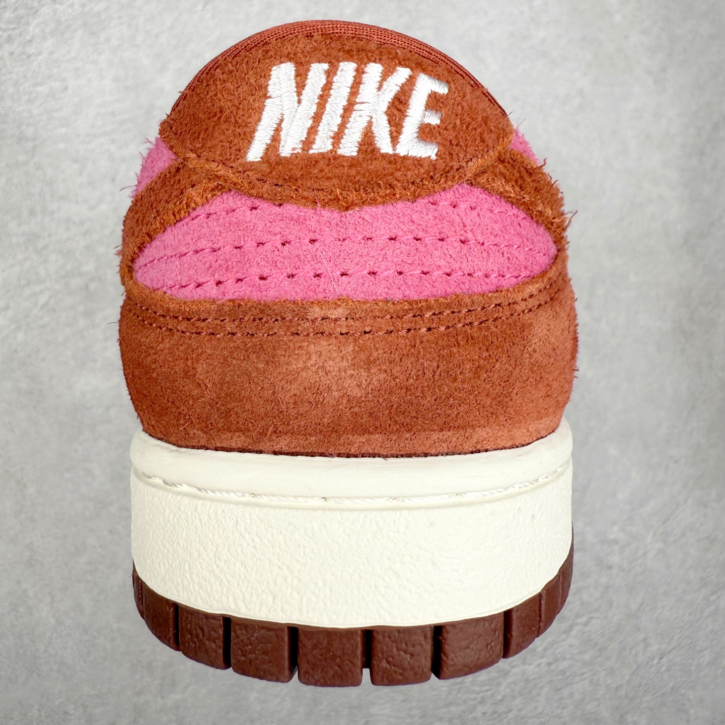 图片[8]-NK Dunk Low IH7648-600 极限压缩利润空间 超乎所想的高性价比 用料绝不含糊 原盒原配 正确耐磨橡胶大底 超高清洁度 全鞋零毛边皮料切割 全套原楦原模倾力打造完美版型 尺码：36 36.5 37.5 38 38.5 39 40 40.5 41 42 42.5 43 44 44.5 45 46-选品中心