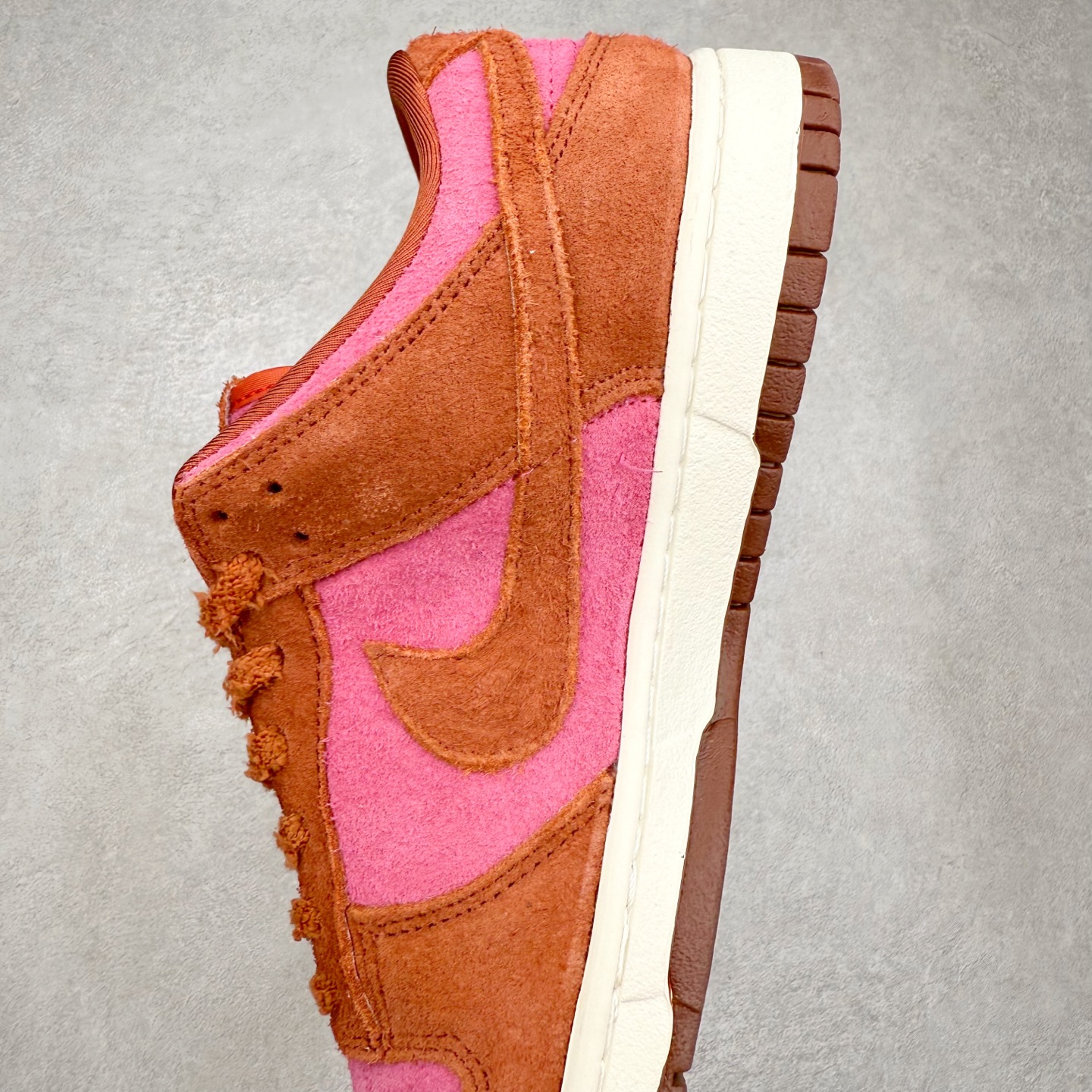 图片[7]-NK Dunk Low IH7648-600 极限压缩利润空间 超乎所想的高性价比 用料绝不含糊 原盒原配 正确耐磨橡胶大底 超高清洁度 全鞋零毛边皮料切割 全套原楦原模倾力打造完美版型 尺码：36 36.5 37.5 38 38.5 39 40 40.5 41 42 42.5 43 44 44.5 45 46-选品中心