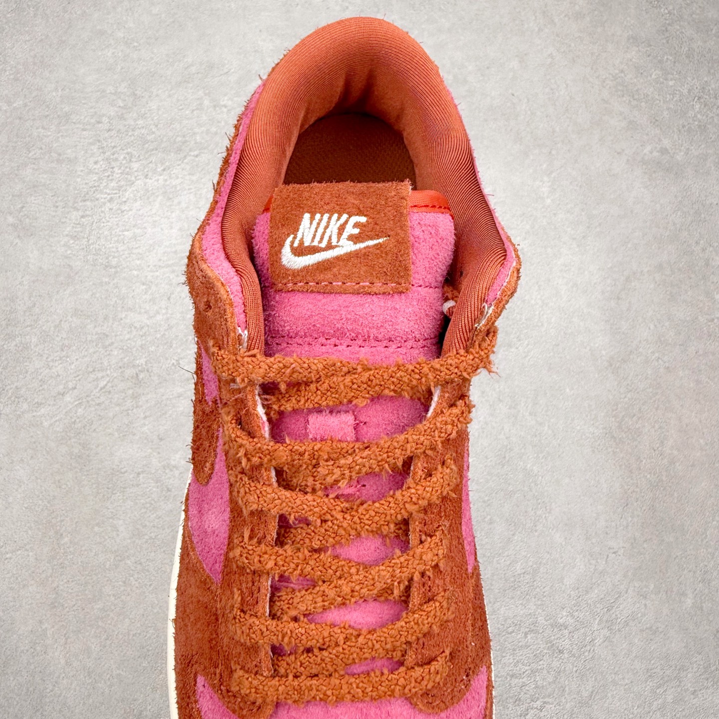 图片[5]-NK Dunk Low IH7648-600 极限压缩利润空间 超乎所想的高性价比 用料绝不含糊 原盒原配 正确耐磨橡胶大底 超高清洁度 全鞋零毛边皮料切割 全套原楦原模倾力打造完美版型 尺码：36 36.5 37.5 38 38.5 39 40 40.5 41 42 42.5 43 44 44.5 45 46-选品中心