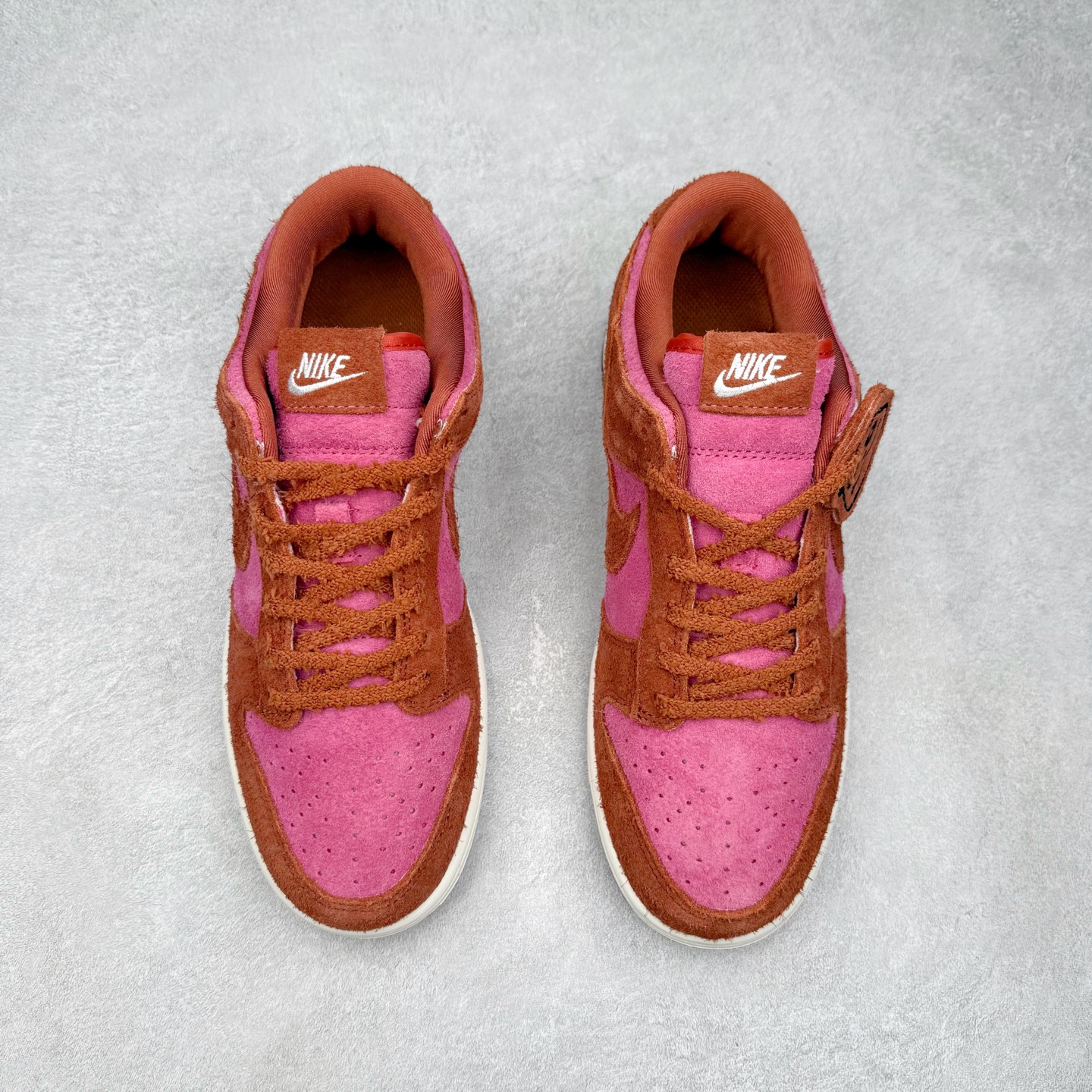 图片[2]-NK Dunk Low IH7648-600 极限压缩利润空间 超乎所想的高性价比 用料绝不含糊 原盒原配 正确耐磨橡胶大底 超高清洁度 全鞋零毛边皮料切割 全套原楦原模倾力打造完美版型 尺码：36 36.5 37.5 38 38.5 39 40 40.5 41 42 42.5 43 44 44.5 45 46-选品中心