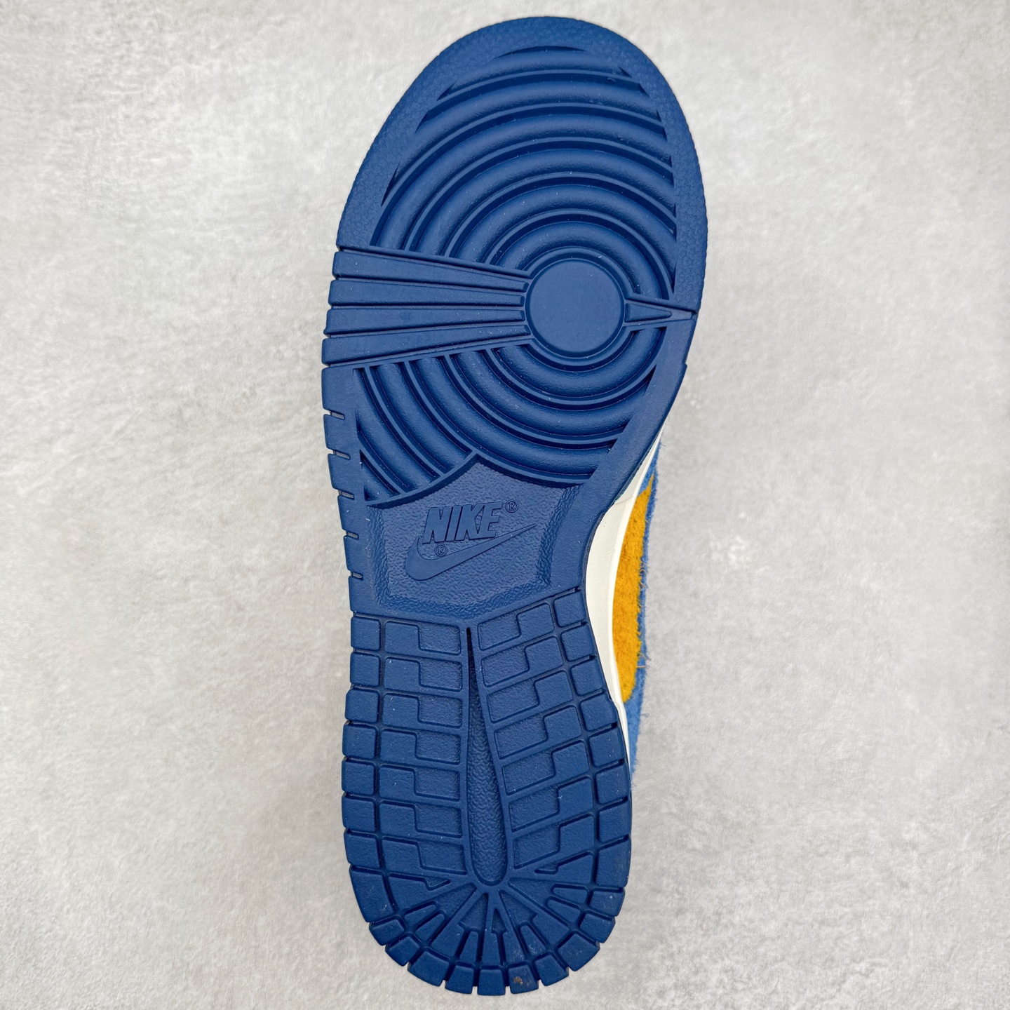 图片[9]-＃F版 NK Dunk Low 蓝黄 IH7648-700 极限压缩利润空间 超乎所想的高性价比 用料绝不含糊 原盒原配 正确耐磨橡胶大底 超高清洁度 全鞋零毛边皮料切割 全套原楦原模倾力打造完美版型 尺码：36 36.5 37.5 38 38.5 39 40 40.5 41 42 42.5 43 44 44.5 45 46 47.5-选品中心