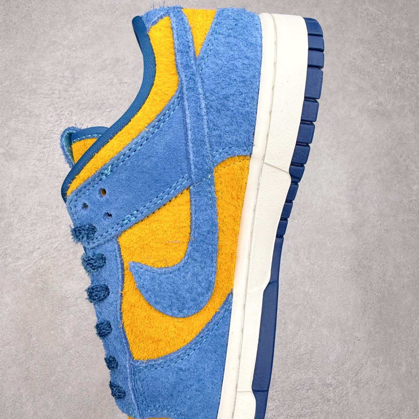 图片[7]-＃F版 NK Dunk Low 蓝黄 IH7648-700 极限压缩利润空间 超乎所想的高性价比 用料绝不含糊 原盒原配 正确耐磨橡胶大底 超高清洁度 全鞋零毛边皮料切割 全套原楦原模倾力打造完美版型 尺码：36 36.5 37.5 38 38.5 39 40 40.5 41 42 42.5 43 44 44.5 45 46 47.5-选品中心