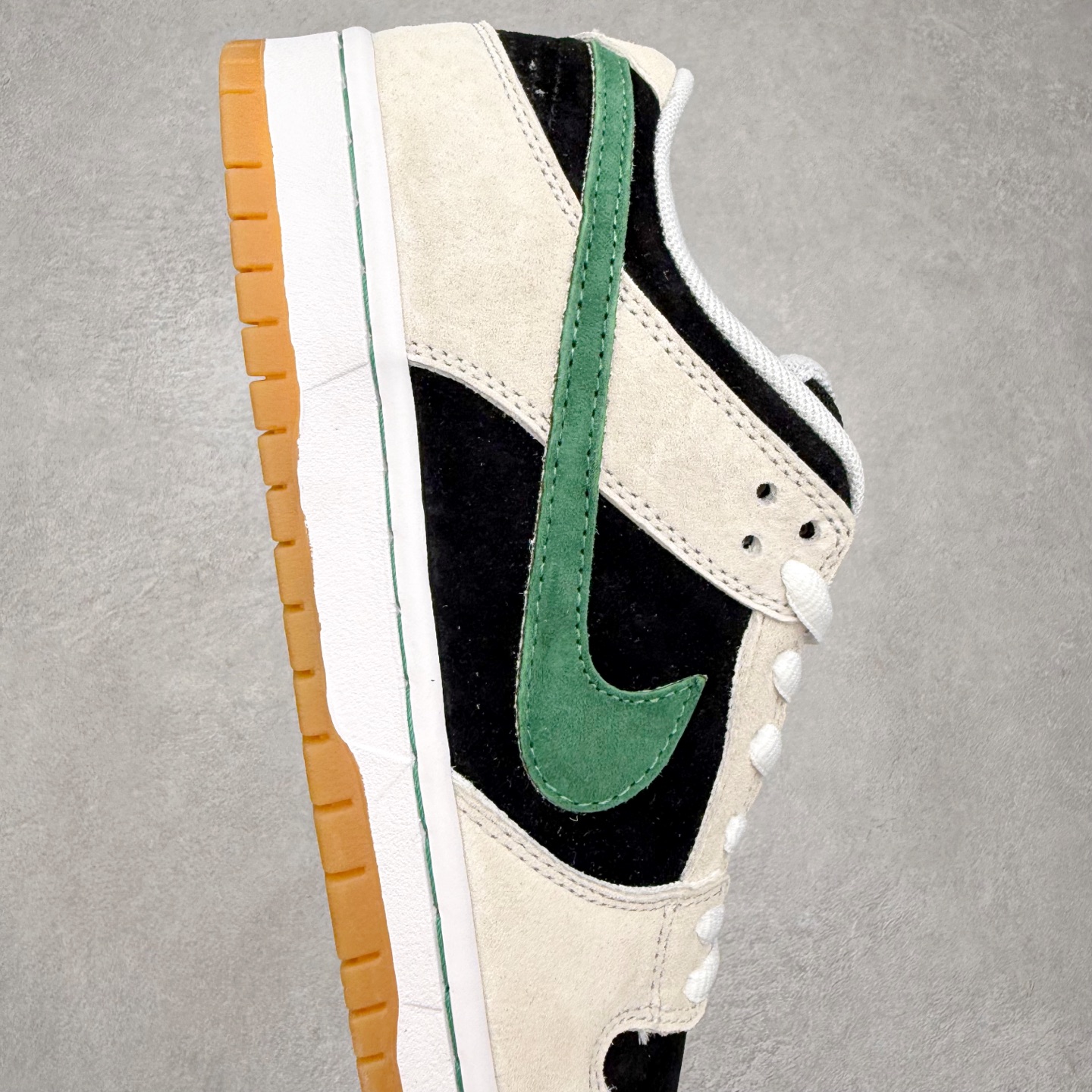 图片[6]-NK SB Dunk Low HF3704-001 极限压缩利润空间 超乎所想的高性价比 用料绝不含糊 原盒原配 正确耐磨橡胶大底 超高清洁度 全鞋零毛边皮料切割 全套原楦原模倾力打造完美版型 尺码：36 36.5 37.5 38 38.5 39 40 40.5 41 42 42.5 43 44 44.5 45 46-选品中心