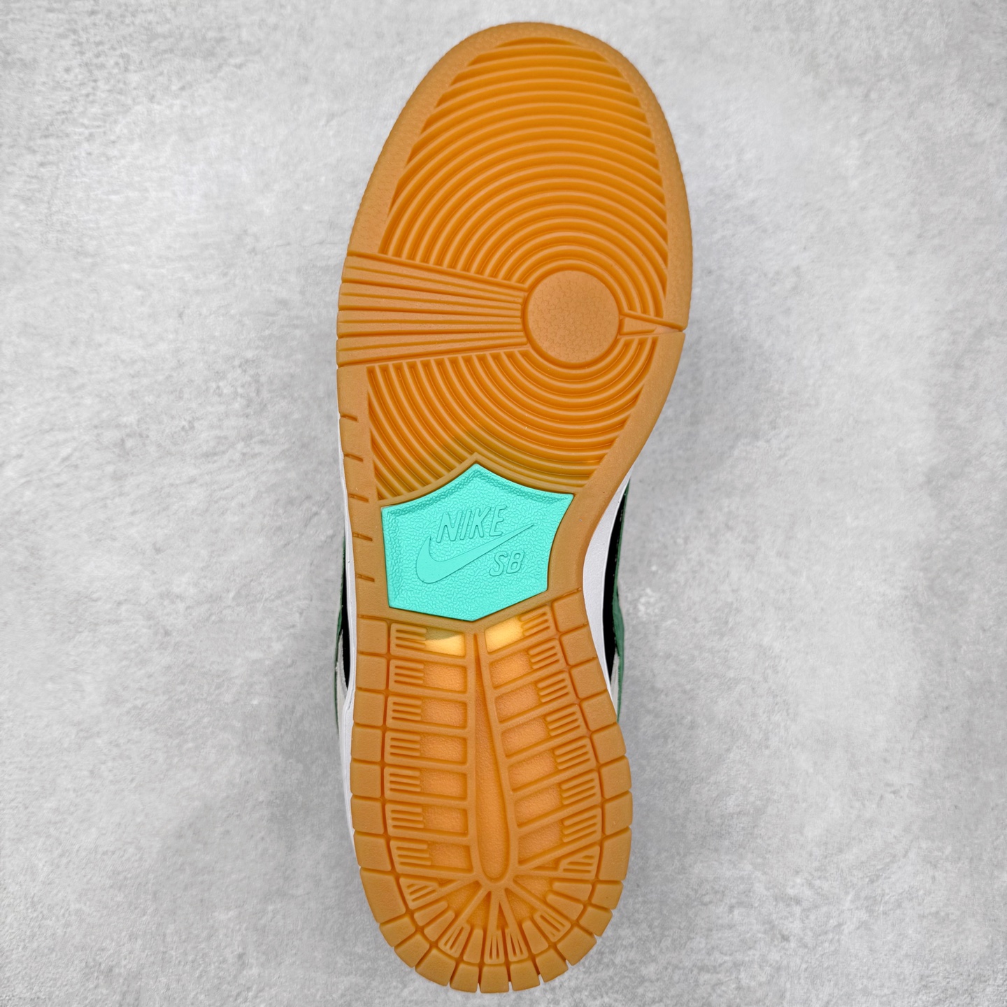 图片[9]-NK SB Dunk Low HF3704-001 极限压缩利润空间 超乎所想的高性价比 用料绝不含糊 原盒原配 正确耐磨橡胶大底 超高清洁度 全鞋零毛边皮料切割 全套原楦原模倾力打造完美版型 尺码：36 36.5 37.5 38 38.5 39 40 40.5 41 42 42.5 43 44 44.5 45 46-选品中心