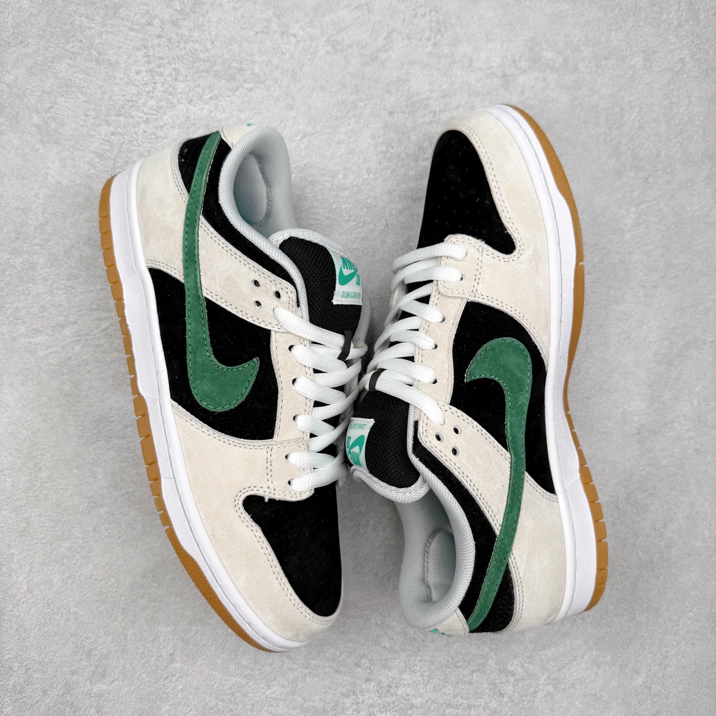 图片[3]-NK SB Dunk Low HF3704-001 极限压缩利润空间 超乎所想的高性价比 用料绝不含糊 原盒原配 正确耐磨橡胶大底 超高清洁度 全鞋零毛边皮料切割 全套原楦原模倾力打造完美版型 尺码：36 36.5 37.5 38 38.5 39 40 40.5 41 42 42.5 43 44 44.5 45 46-选品中心