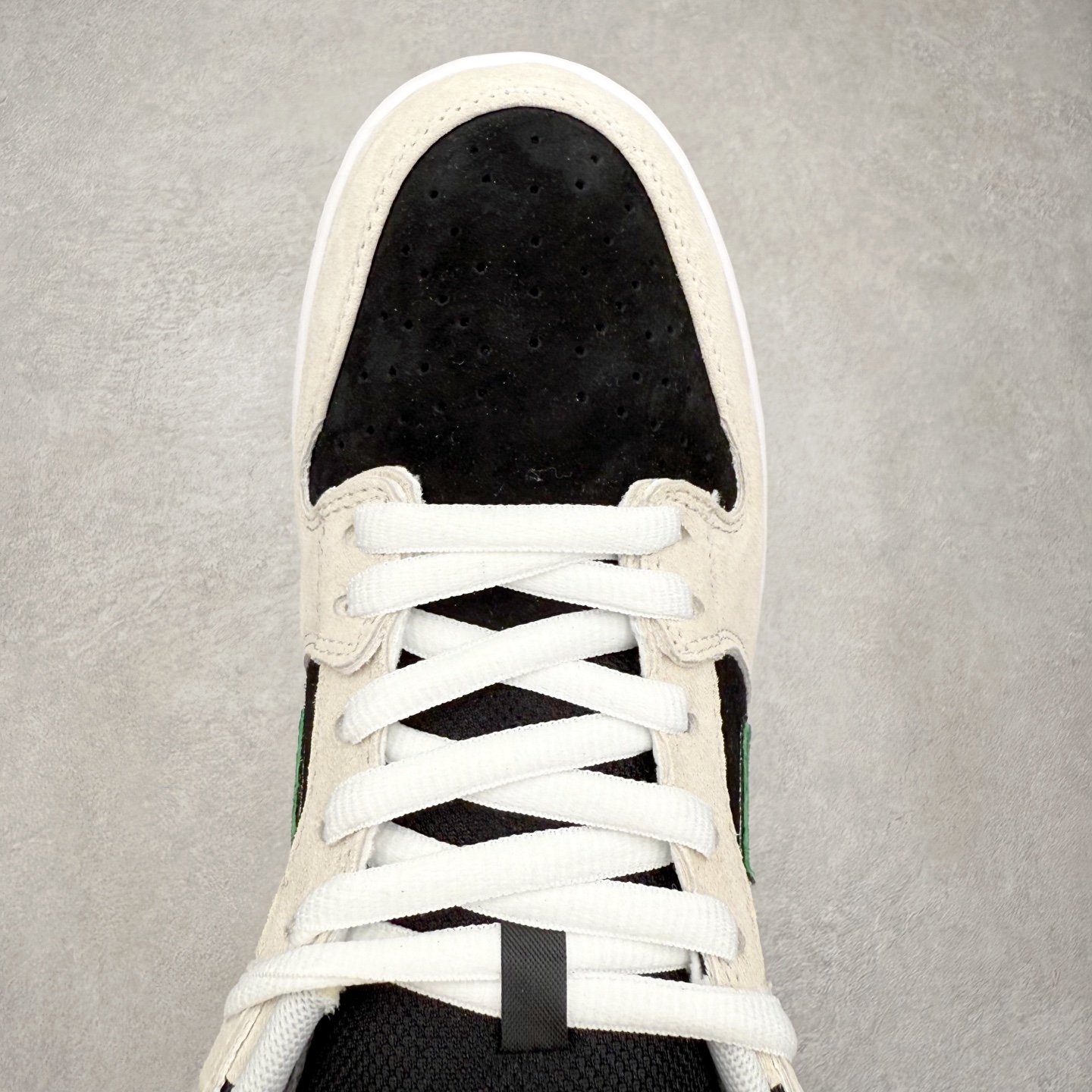 图片[4]-NK SB Dunk Low HF3704-001 极限压缩利润空间 超乎所想的高性价比 用料绝不含糊 原盒原配 正确耐磨橡胶大底 超高清洁度 全鞋零毛边皮料切割 全套原楦原模倾力打造完美版型 尺码：36 36.5 37.5 38 38.5 39 40 40.5 41 42 42.5 43 44 44.5 45 46-选品中心