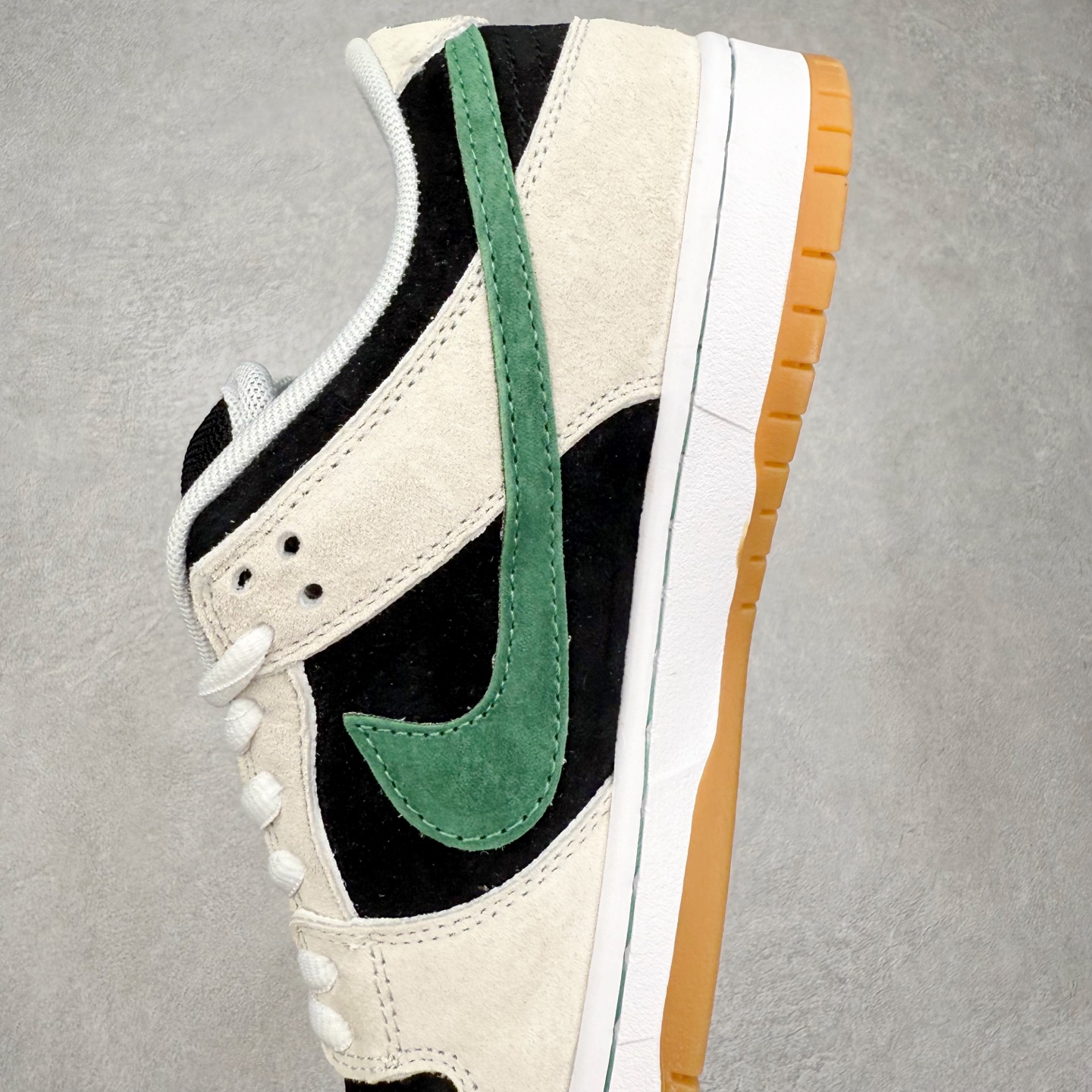 图片[7]-NK SB Dunk Low HF3704-001 极限压缩利润空间 超乎所想的高性价比 用料绝不含糊 原盒原配 正确耐磨橡胶大底 超高清洁度 全鞋零毛边皮料切割 全套原楦原模倾力打造完美版型 尺码：36 36.5 37.5 38 38.5 39 40 40.5 41 42 42.5 43 44 44.5 45 46-选品中心