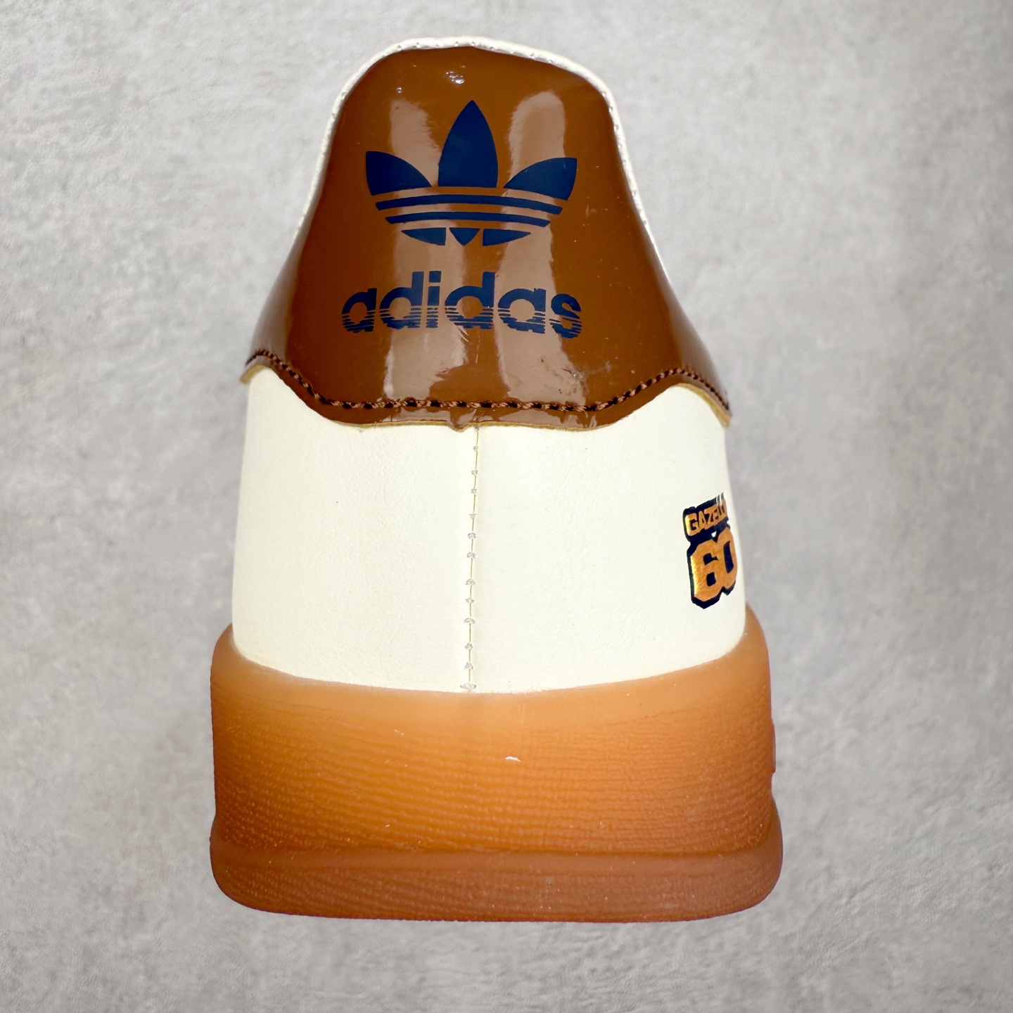 图片[8]-AD Gazelle Indoor Trainers 羚羊内训系列低帮复古百搭休闲运动德训风板鞋 JP9221 90年代经典的复刻版！自60年代以足球训练鞋面世以来,Gazelle就以其经典设计席卷全球。1991年版本的复刻,再造经典Gazelle。采用皮革打造,搭配浊色细节,让这款经典更加简约。尺码：36 36⅔ 37⅓ 38 38⅔ 39⅓ 40 40⅔ 41⅓ 42 42⅔ 43⅓ 44⅓ 44⅔ 45-选品中心