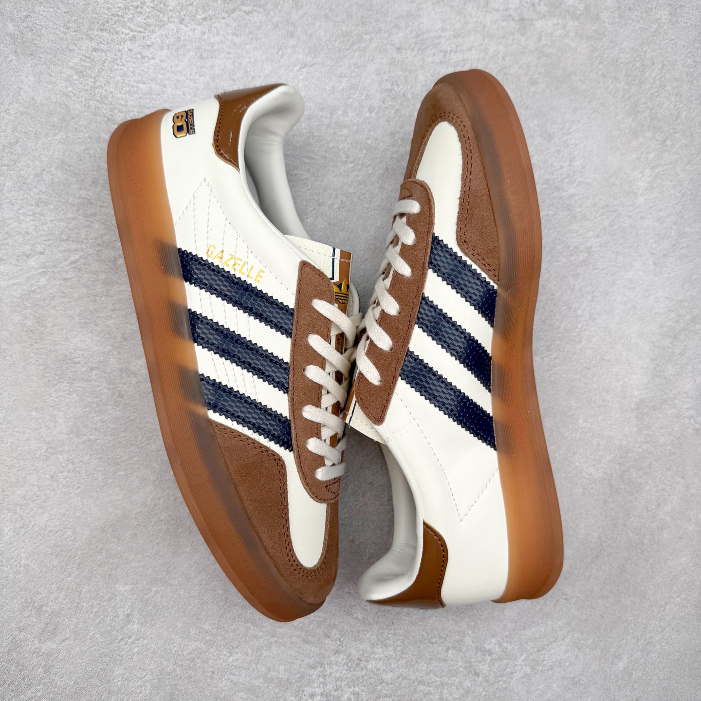 图片[3]-AD Gazelle Indoor Trainers 羚羊内训系列低帮复古百搭休闲运动德训风板鞋 JP9221 90年代经典的复刻版！自60年代以足球训练鞋面世以来,Gazelle就以其经典设计席卷全球。1991年版本的复刻,再造经典Gazelle。采用皮革打造,搭配浊色细节,让这款经典更加简约。尺码：36 36⅔ 37⅓ 38 38⅔ 39⅓ 40 40⅔ 41⅓ 42 42⅔ 43⅓ 44⅓ 44⅔ 45-选品中心