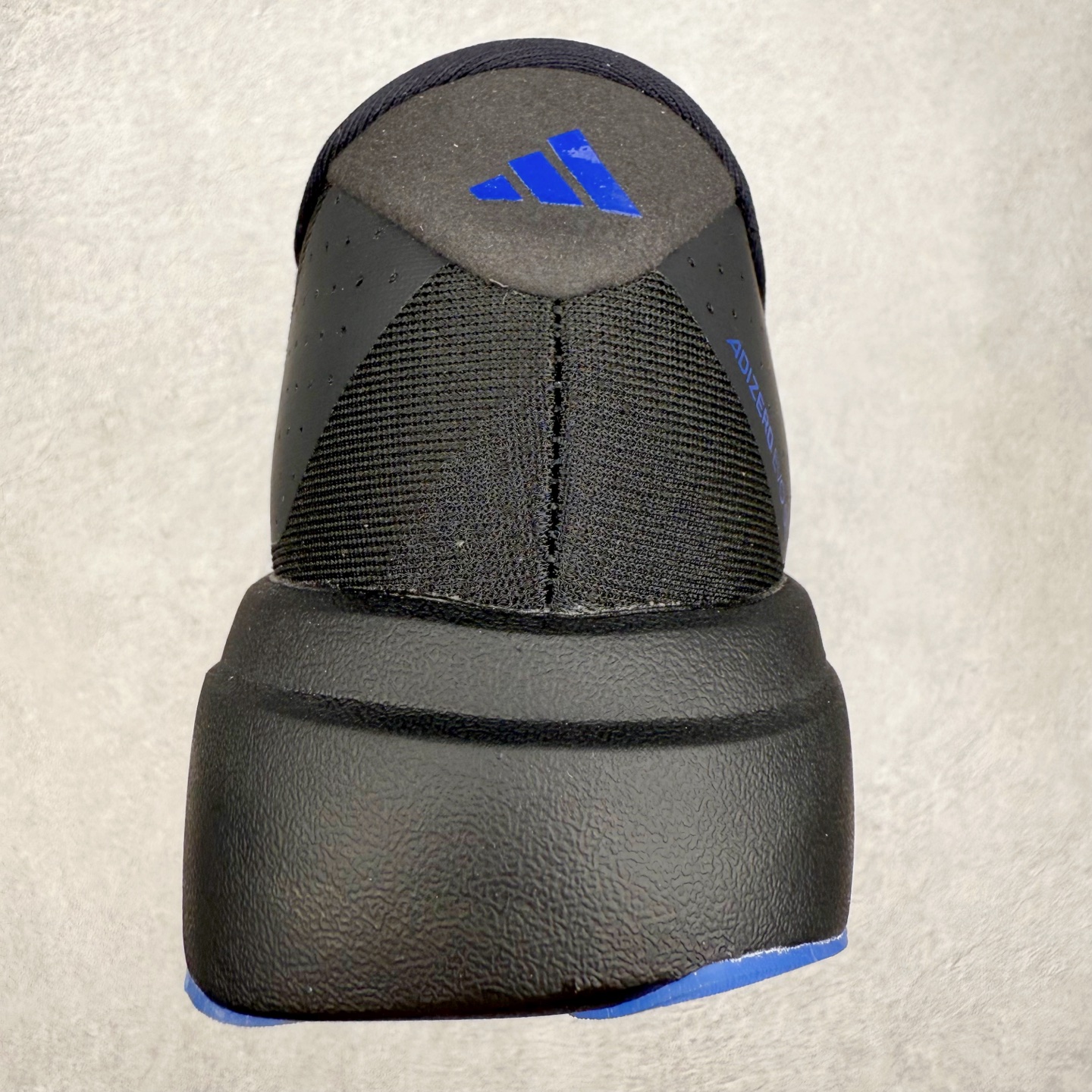 图片[8]-＃纯原 AD Adizero EVO SL 马拉松竞速专业跑鞋 JP7148 CELERMESH针织网面非常轻薄 纤维间的缝隙很大 可以保证跑步时的透气、排汗效果 鞋舌直接与两侧的内衬和鞋底连接在一起 在跑步过程中不会被鞋舌的左右移动所困扰 在标准鞋带孔的基础上再拓宽一组鞋带孔 适合不同脚型的需求 突破性 EnergyRods 技术，有助于跑者实现更好的成绩 中底独特的LIGHTSTRIKE PRO泡棉材质 微弹感觉在跑步过程中给予了良好的支撑体验 对于顶级精英和高水平进阶跑者来说 ADIOS PRO是一双值得信赖的竞速比赛用鞋 尺码：36 36.5 37.5 38 38.5 39 40 40.5 41 42 42.5 43 44 44.5 45-选品中心