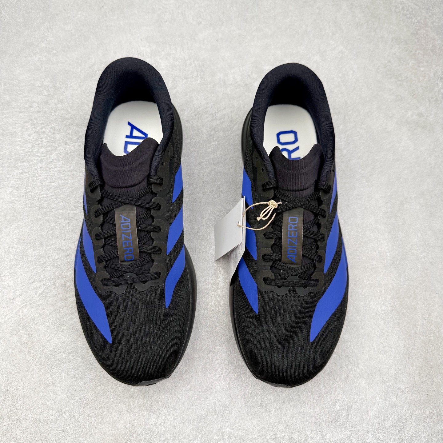 图片[2]-＃纯原 AD Adizero EVO SL 马拉松竞速专业跑鞋 JP7148 CELERMESH针织网面非常轻薄 纤维间的缝隙很大 可以保证跑步时的透气、排汗效果 鞋舌直接与两侧的内衬和鞋底连接在一起 在跑步过程中不会被鞋舌的左右移动所困扰 在标准鞋带孔的基础上再拓宽一组鞋带孔 适合不同脚型的需求 突破性 EnergyRods 技术，有助于跑者实现更好的成绩 中底独特的LIGHTSTRIKE PRO泡棉材质 微弹感觉在跑步过程中给予了良好的支撑体验 对于顶级精英和高水平进阶跑者来说 ADIOS PRO是一双值得信赖的竞速比赛用鞋 尺码：36 36.5 37.5 38 38.5 39 40 40.5 41 42 42.5 43 44 44.5 45-选品中心