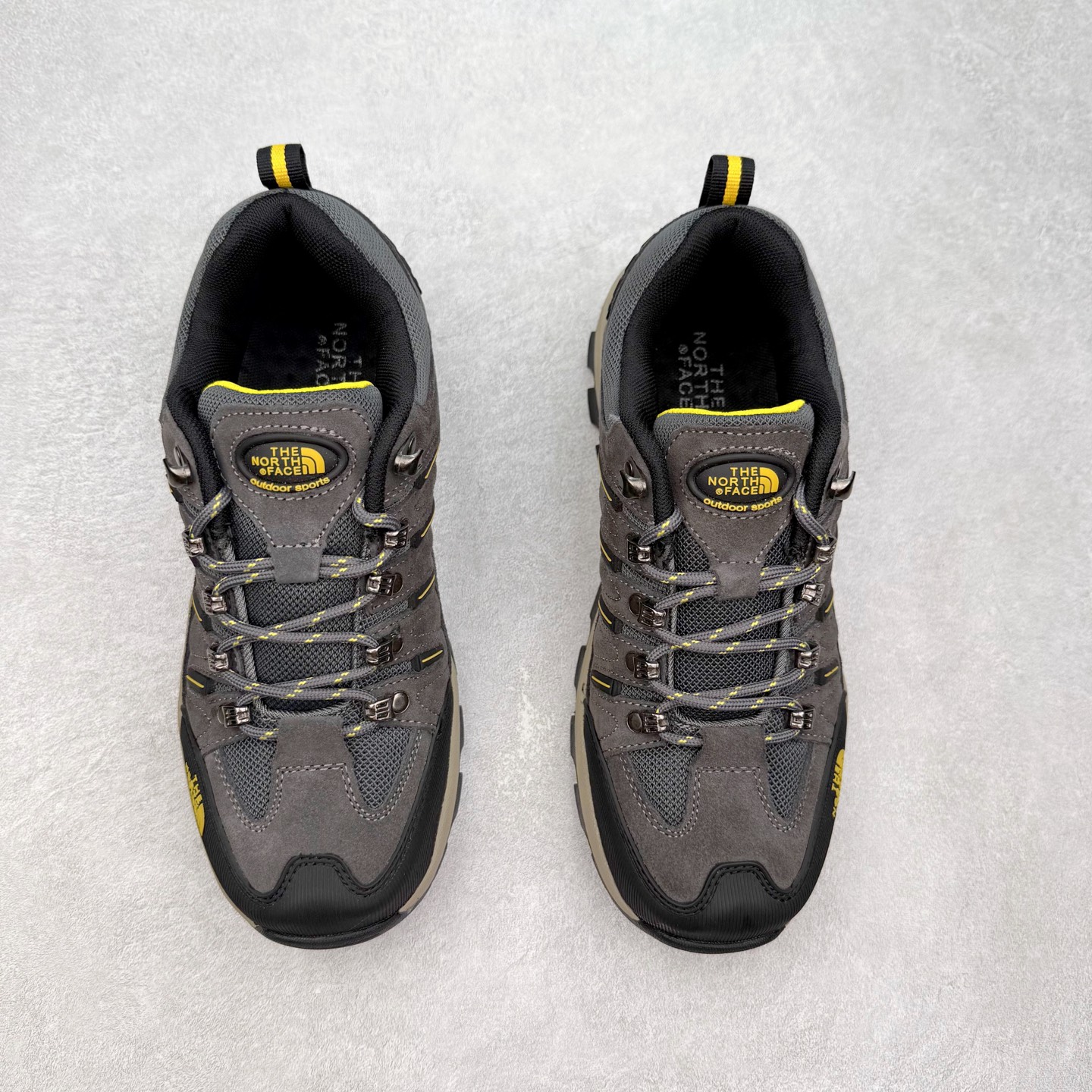 图片[2]-The North Face 北面乐斯菲斯户外运动休闲登山鞋越野徒步鞋 广东大厂品质 面料采用进口磨砂牛皮 鞋底采用Vibram黄金大底 专门为鞋底设计的橡胶以出色的耐磨性 良好的防滑性或得不少户外运动爱好者的喜欢 专业户外登山品牌（北面）The North Face自1966年创立，由两位热爱登山徒步的年轻登山者于美西旧金山开创，不断透过研发与创新，并且将最先进的技术结合在服装与鞋款设计，生产多种外型帅气且专业能力非常强的户外运动装备而备受欢迎。尺码：39-45（运动鞋码）-选品中心