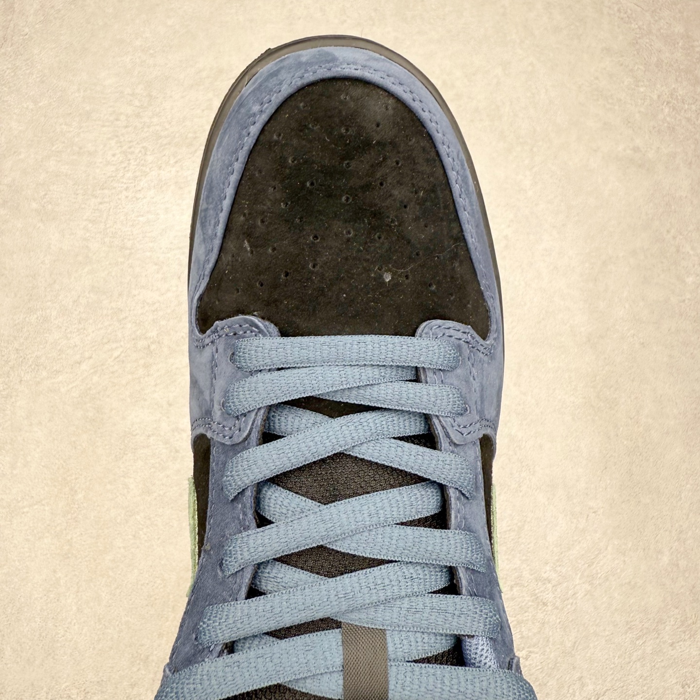 图片[4]-NK SB Dunk Low HF3063-002 极限压缩利润空间 超乎所想的高性价比 用料绝不含糊 原盒原配 正确耐磨橡胶大底 超高清洁度 全鞋零毛边皮料切割 全套原楦原模倾力打造完美版型 尺码：36 36.5 37.5 38 38.5 39 40 40.5 41 42 42.5 43 44 44.5 45 46-选品中心